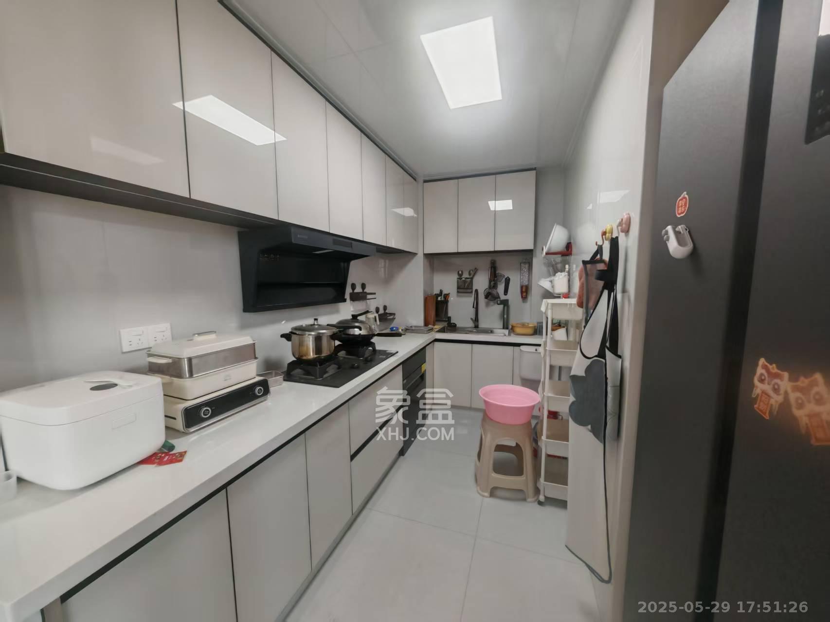 紫华郡 3室2厅2卫 2800.0元/月 紫华郡 3室2厅2卫 2800.0元/月室内图