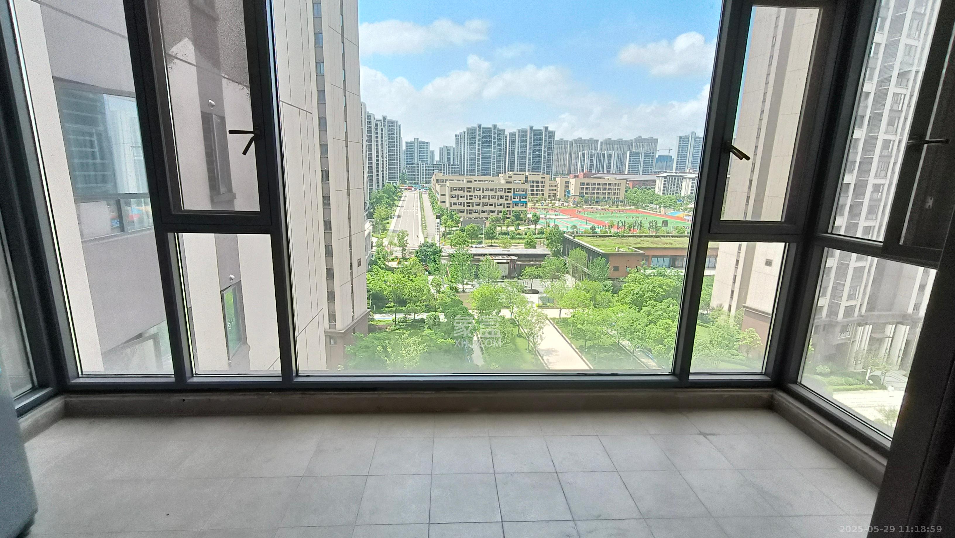 深业鹭栖府  4室2厅2卫   3800.00元/月室内图