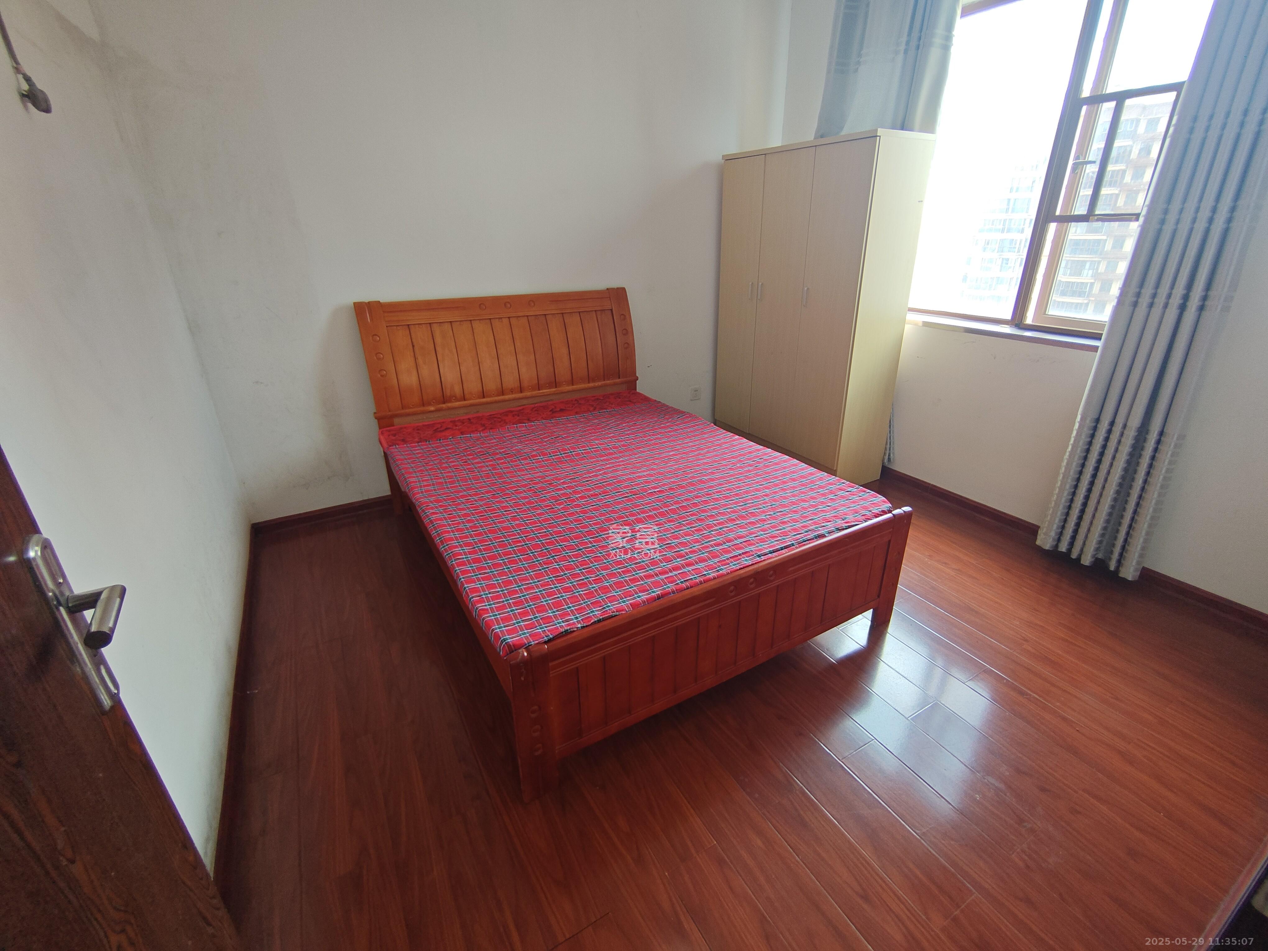 万里时代 3室2厅1卫 2500.0元/月 万里时代 3室2厅1卫 2500.0元/月室内图