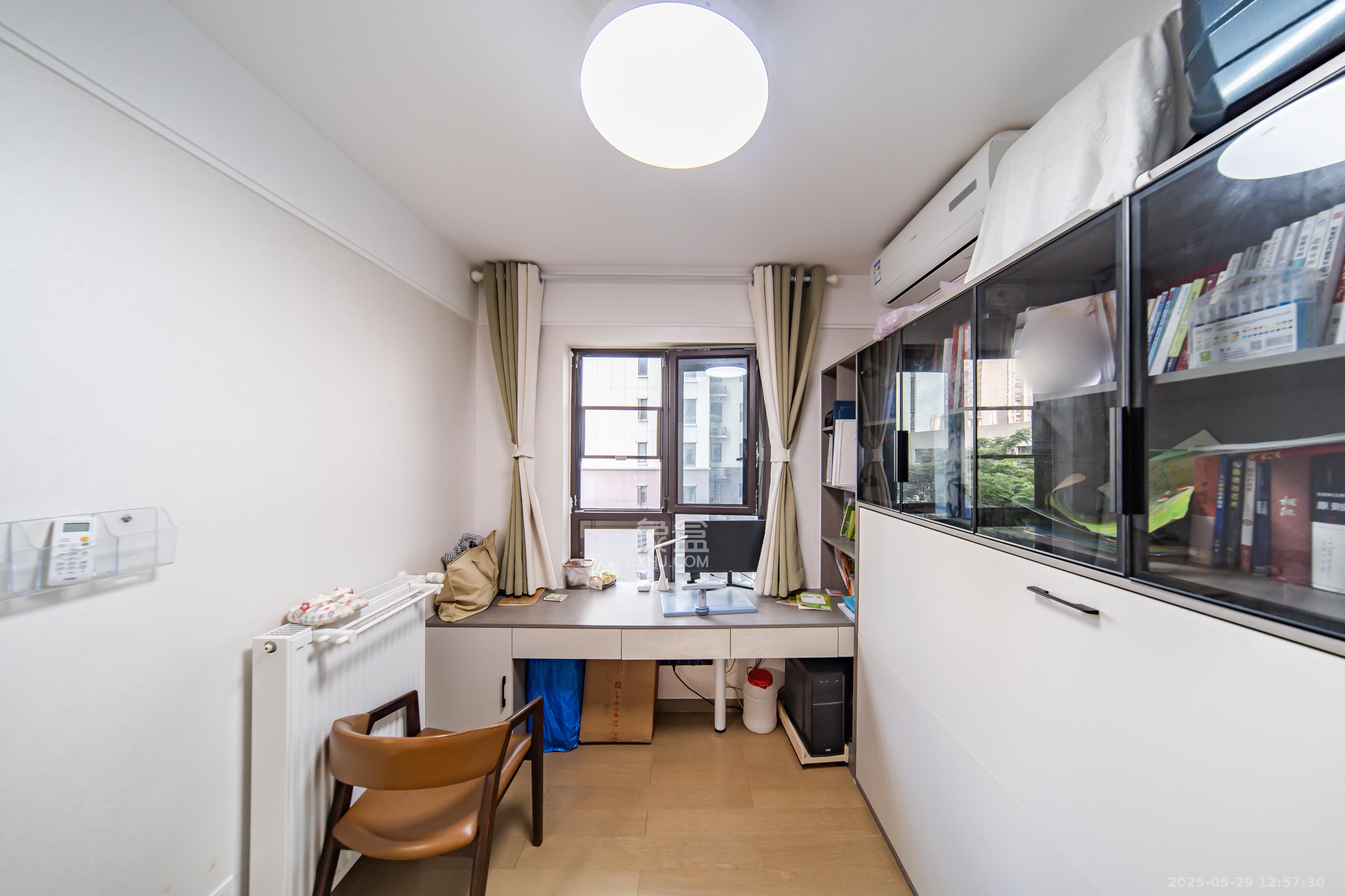 城发恒伟星雅韵(恒伟星辉苑)  4室2厅2卫    202.0万 城发恒伟星雅韵(恒伟星辉苑)  4室2厅2卫    202.0万卧室