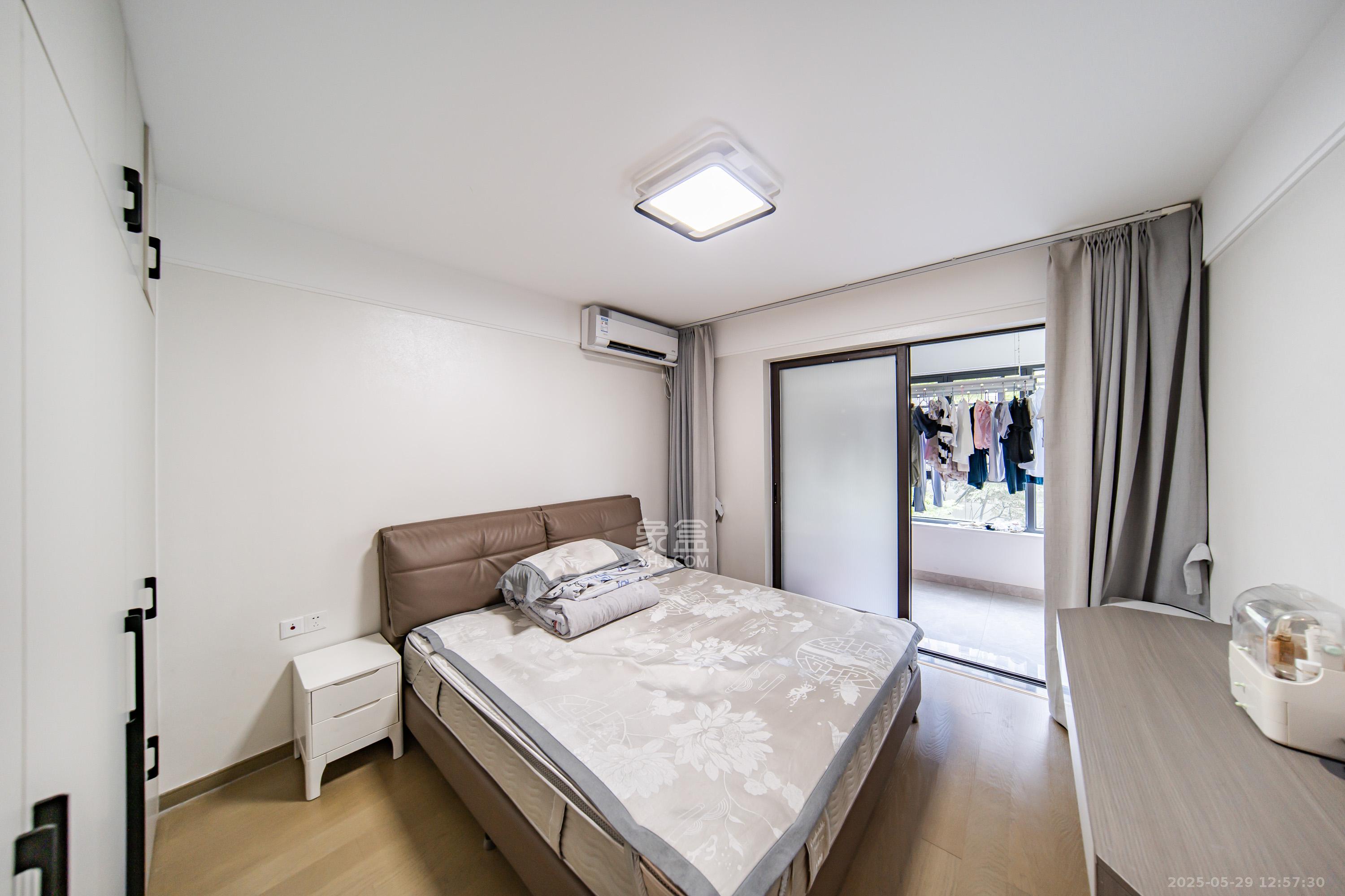 城发恒伟星雅韵(恒伟星辉苑)  4室2厅2卫    202.0万 城发恒伟星雅韵(恒伟星辉苑)  4室2厅2卫    202.0万卧室