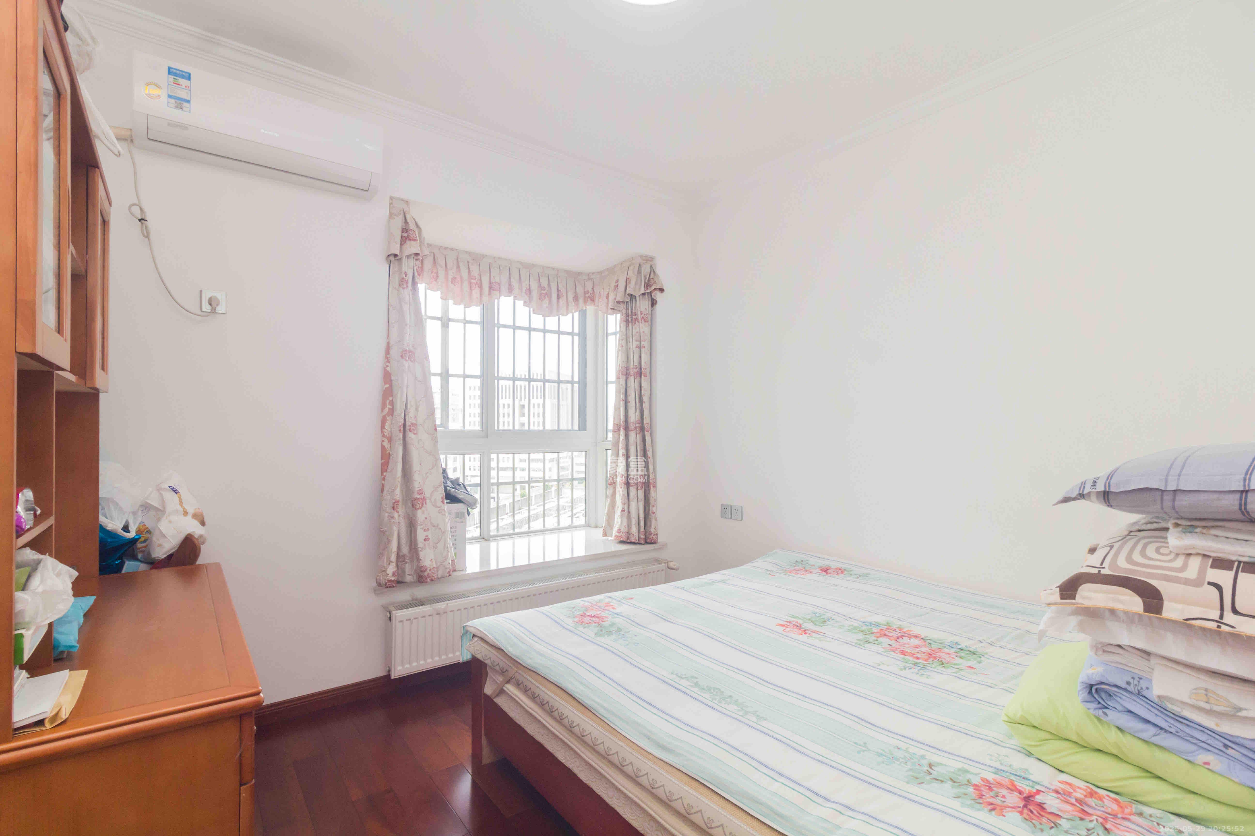 光明城市(星辰青年城) 4室2厅2卫 2200.0元/月 光明城市(星辰青年城) 4室2厅2卫 2200.0元/月室内图