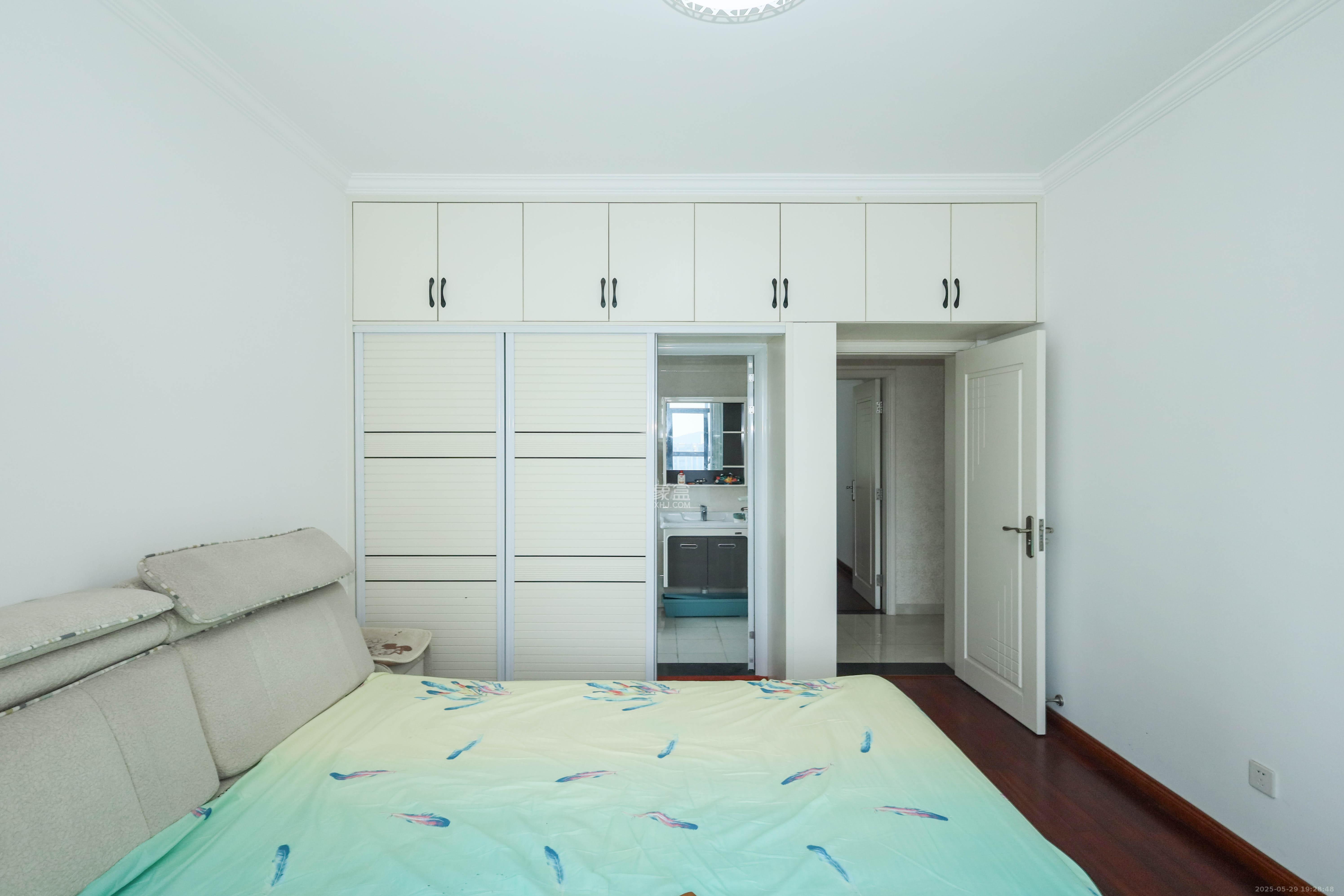 润芳园 4室2厅2卫 120.0万 润芳园 4室2厅2卫 120.0万卧室