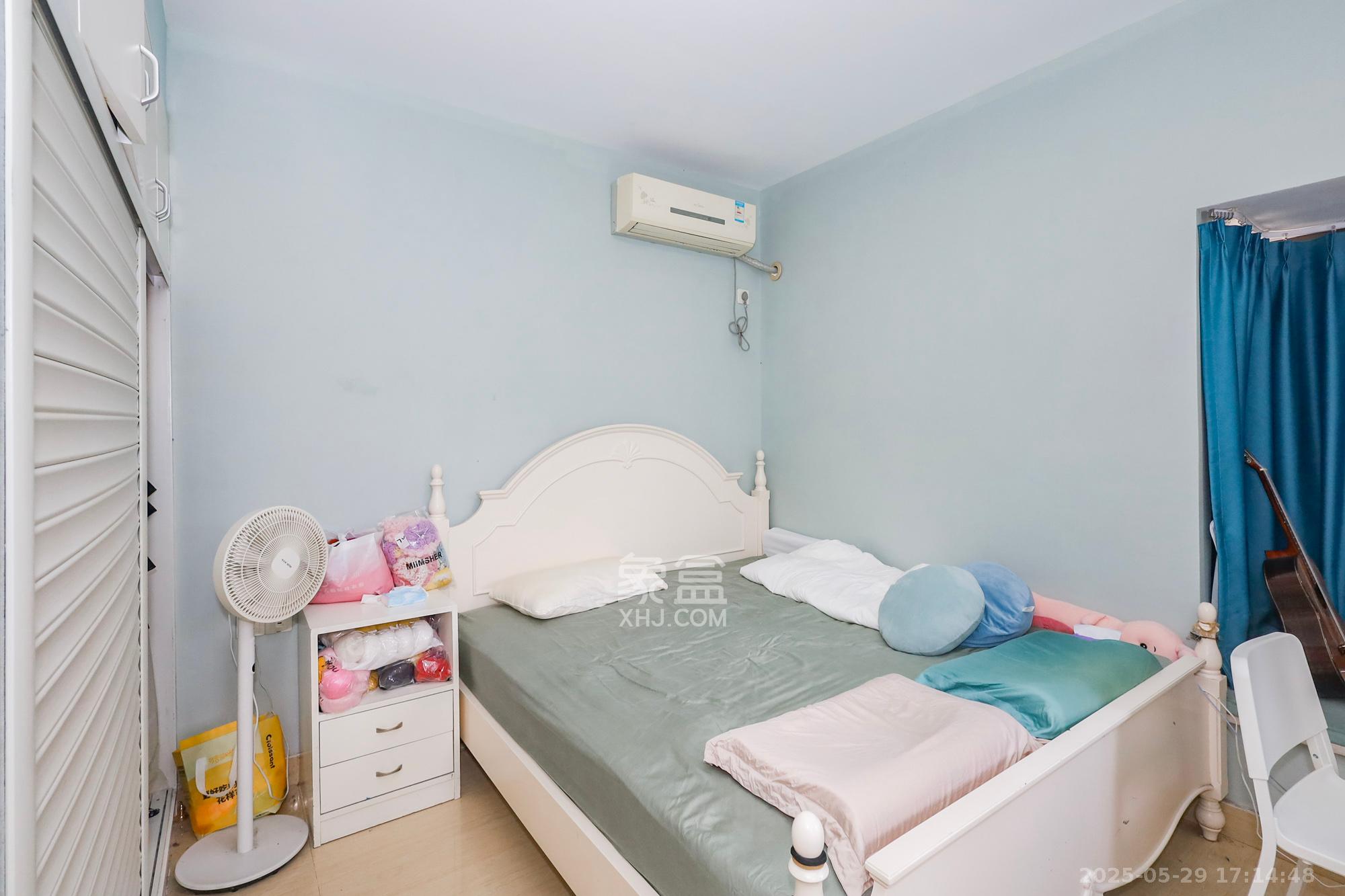 旭辉藏郡(藏郡、旭湘华府) 2室1厅1卫 176.0万 旭辉藏郡(藏郡、旭湘华府) 2室1厅1卫 176.0万卧室