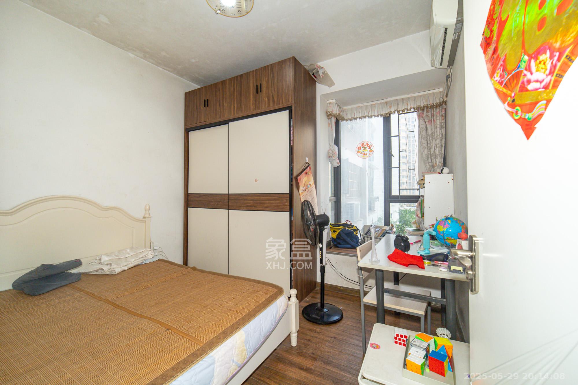 幸福里润城(幸福里二期) 3室2厅1卫 56.0万 幸福里润城(幸福里二期) 3室2厅1卫 56.0万卧室