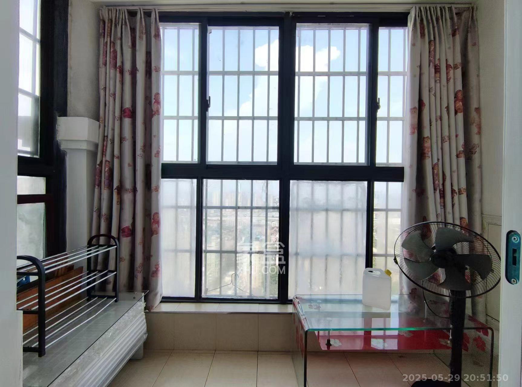 曙光领峰(曙光家园) 2室1厅1卫 1400.0元/月 曙光领峰(曙光家园) 2室1厅1卫 1400.0元/月室内图