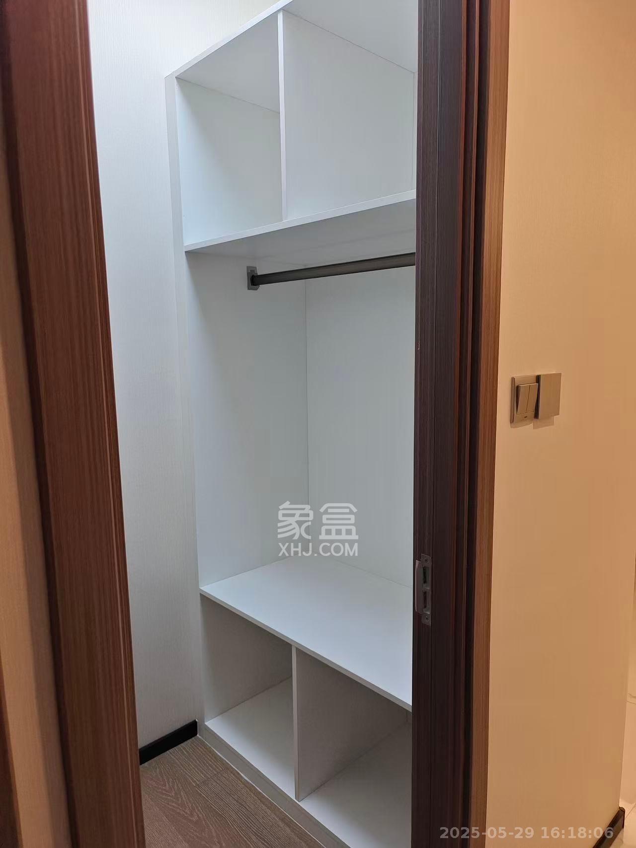 中海阅溪府  3室2厅2卫   3200.00元/月室内图