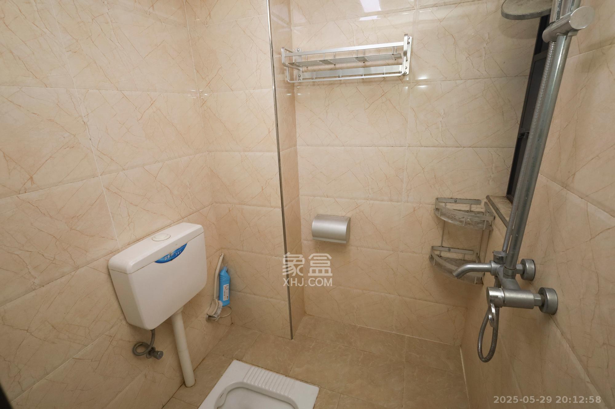 山语城二期  3室1厅1卫    67.0万卫生间