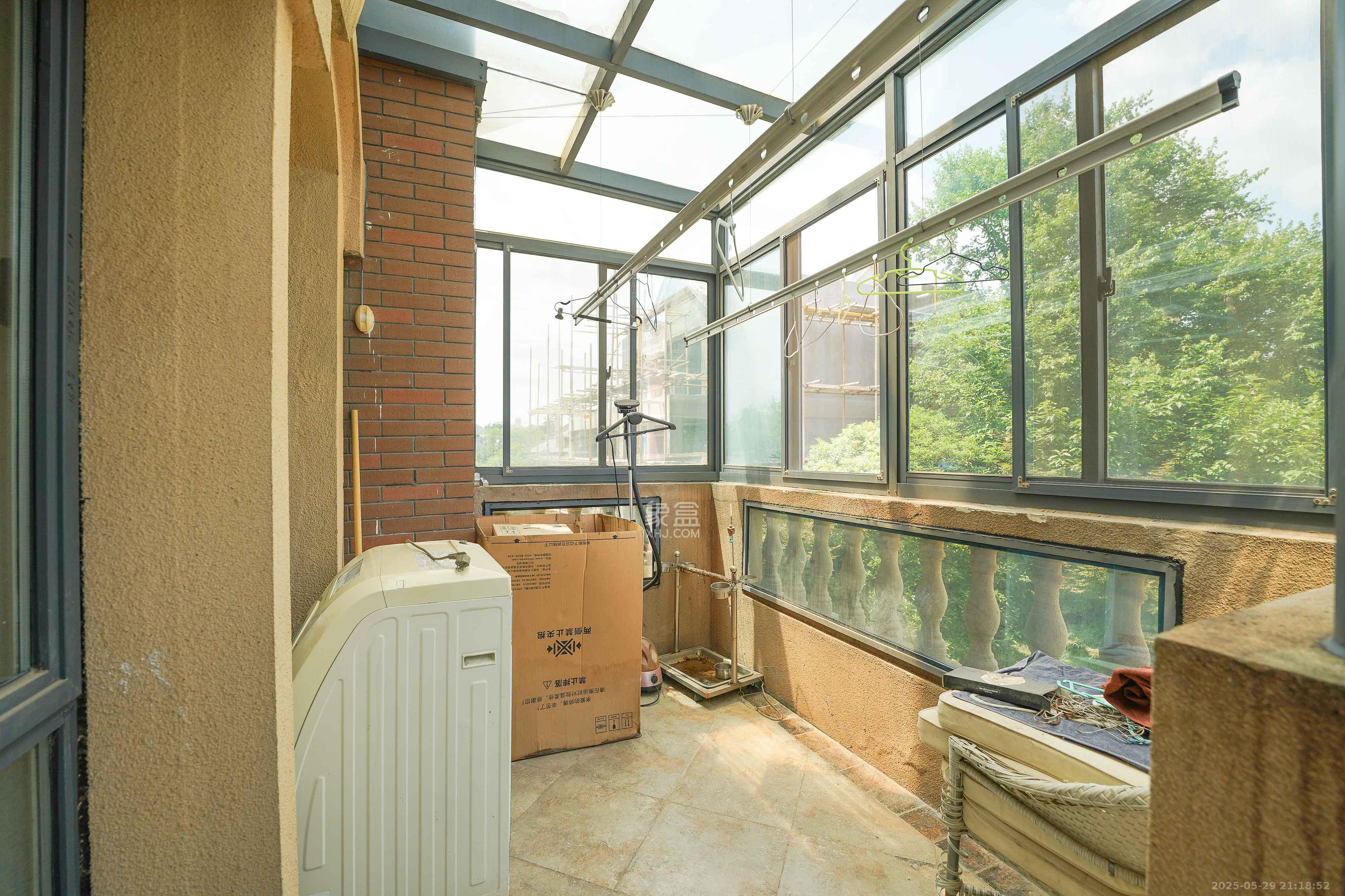 格兰小镇  5室2厅3卫    448.0万 格兰小镇  5室2厅3卫    448.0万阳台