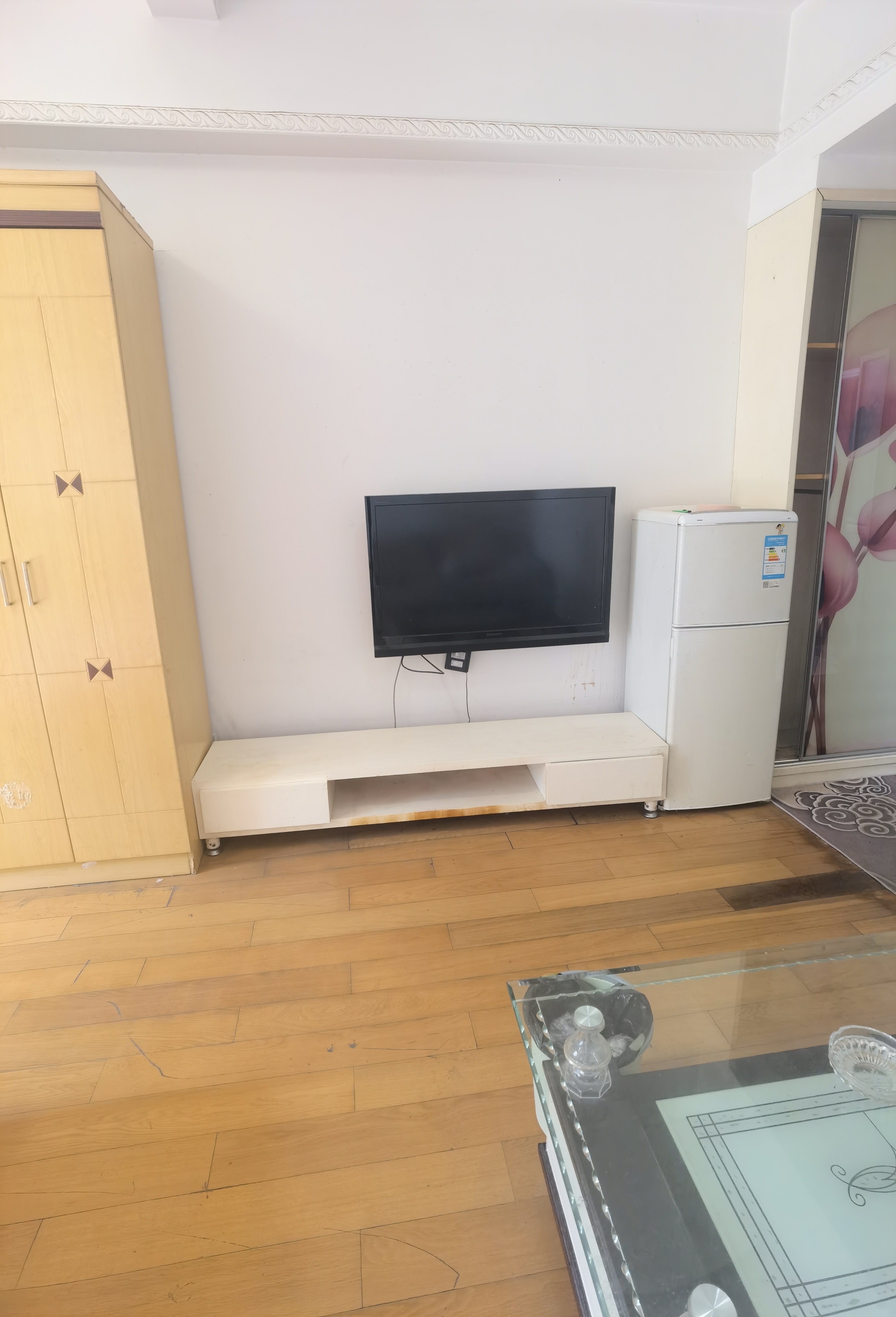 鹏泰国际 1室1厅1卫 17.8万 鹏泰国际 1室1厅1卫 17.8万客厅