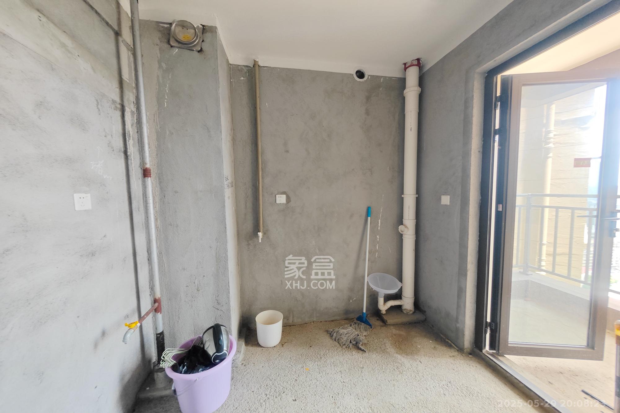 保利大都汇四期 4室2厅2卫 130.0万 保利大都汇四期 4室2厅2卫 130.0万厨房