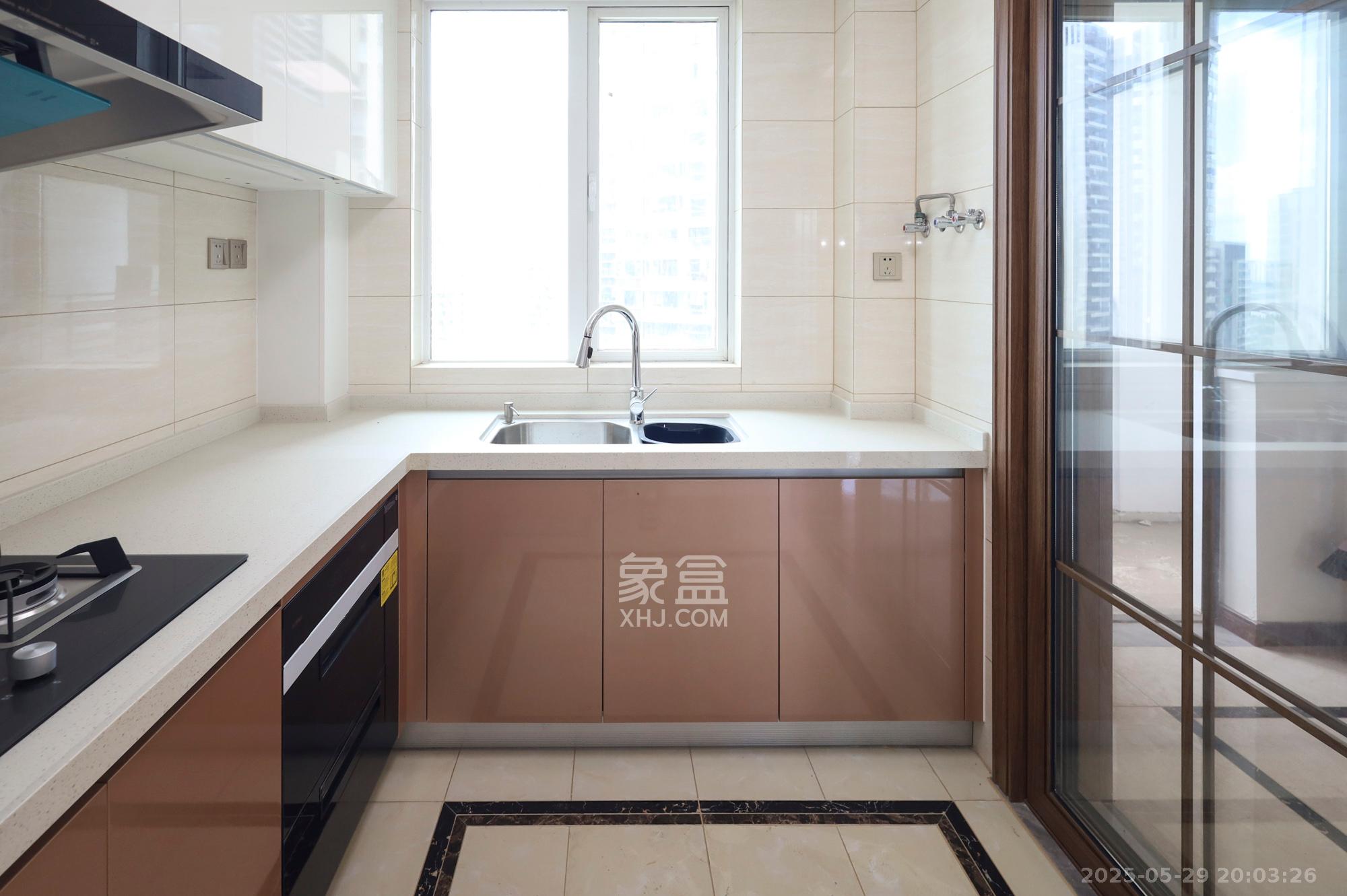 中欣楚天御府E区 4室2厅2卫 155.0万 中欣楚天御府E区 4室2厅2卫 155.0万厨房