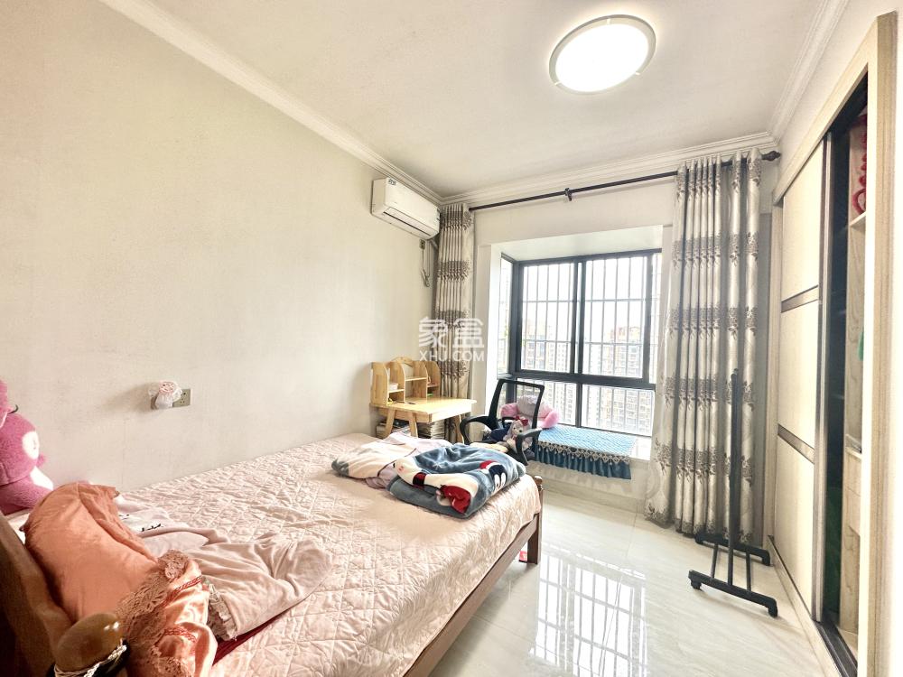 昌茂城邦  4室2厅2卫    237.0万 昌茂城邦  4室2厅2卫    237.0万室内图