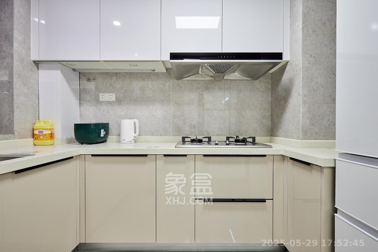 龙湖铂金中心（龙湖春江郦城）  3室2厅2卫   4500.00元/月室内图