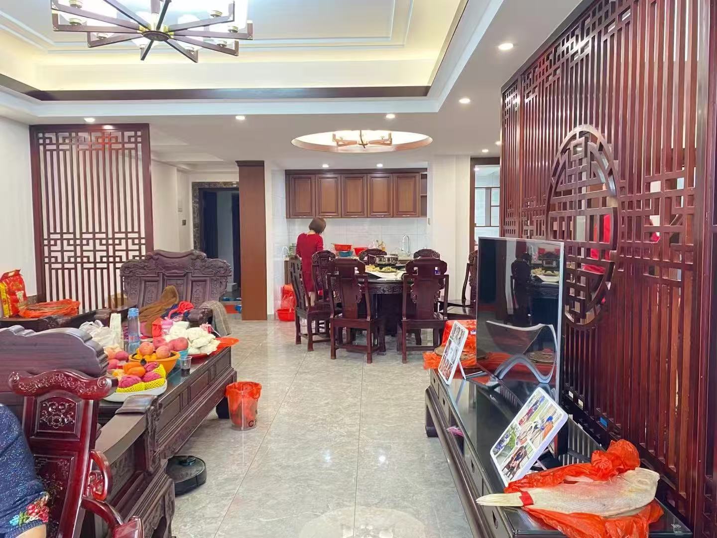 绿源雅都  5室2厅3卫    220.0万 绿源雅都  5室2厅3卫    220.0万