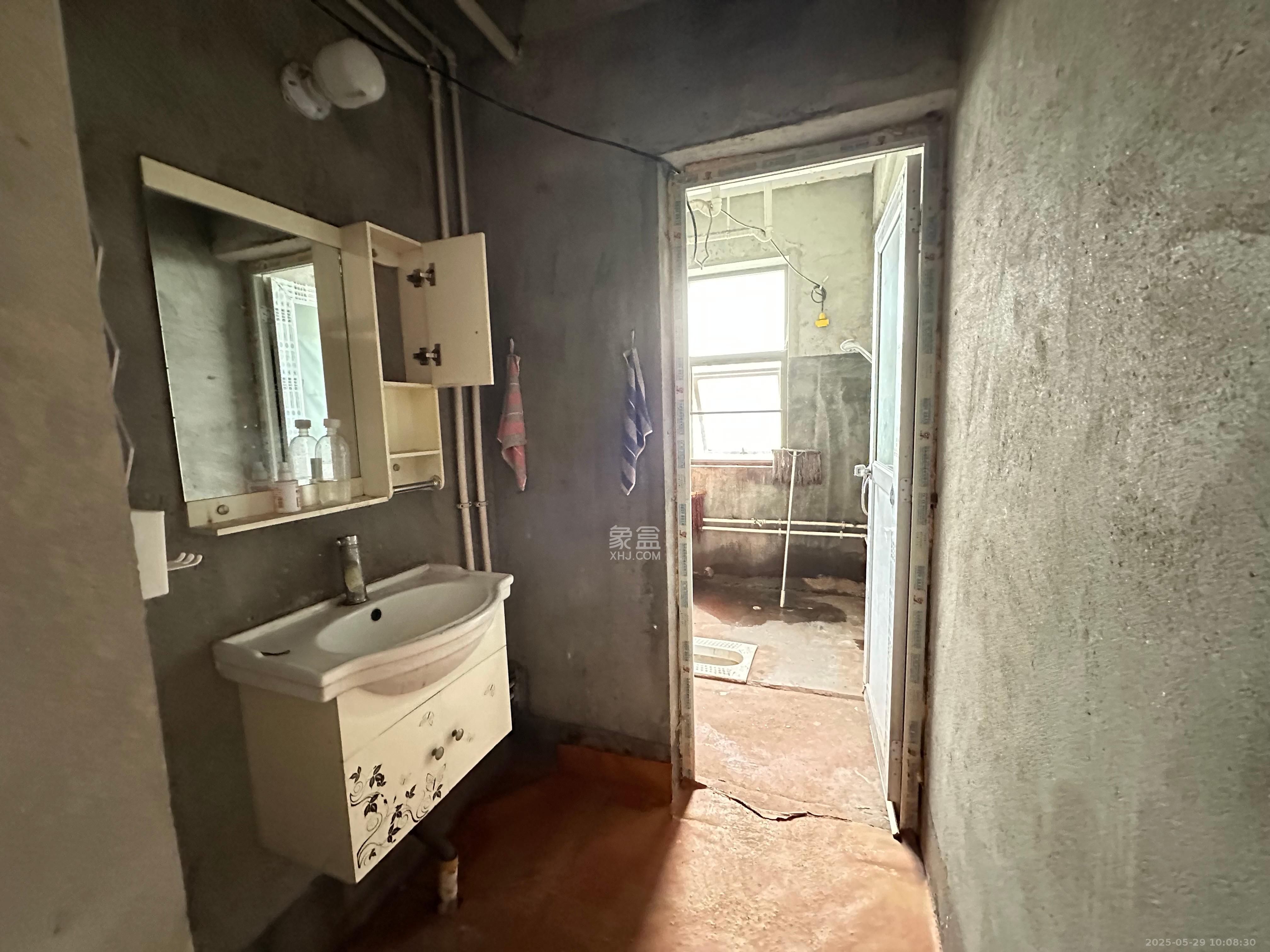 颐和佳园 3室2厅2卫 2800.0元/月 颐和佳园 3室2厅2卫 2800.0元/月室内图