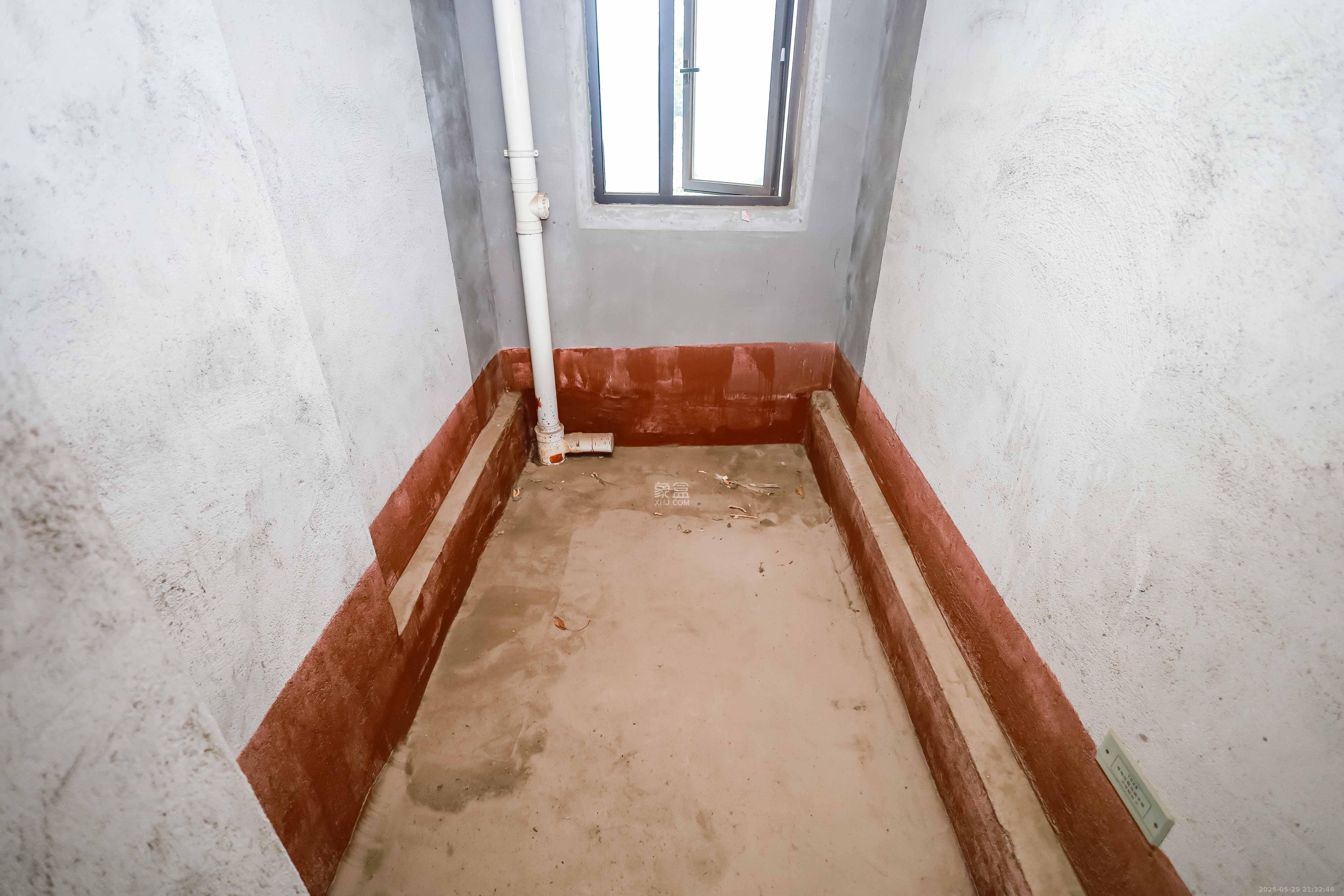 通号岭绣苑 4室2厅2卫 126.0万 通号岭绣苑 4室2厅2卫 126.0万卫生间