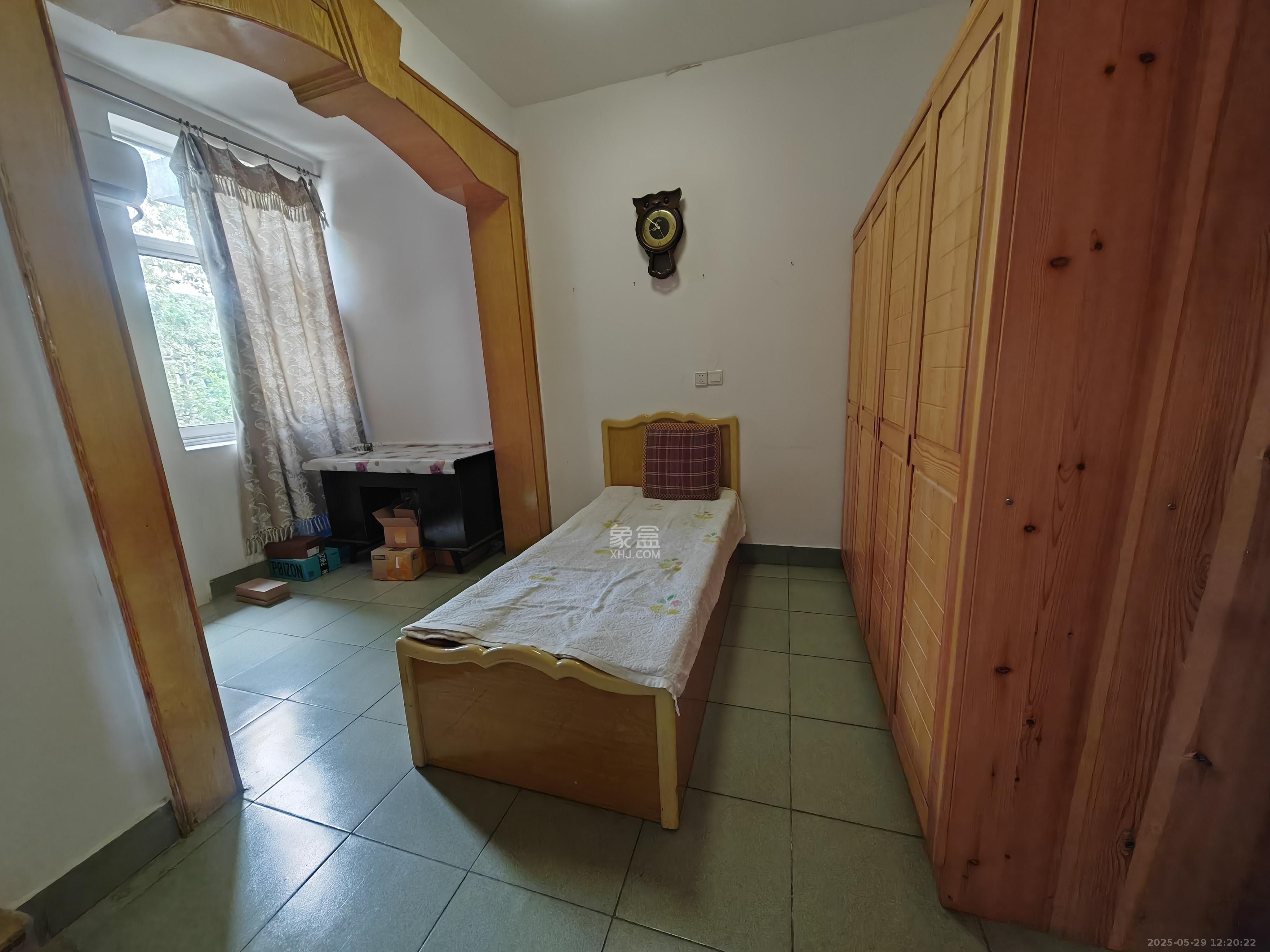 湘农桥社区 3室1厅1卫 1600.0元/月 湘农桥社区 3室1厅1卫 1600.0元/月室内图