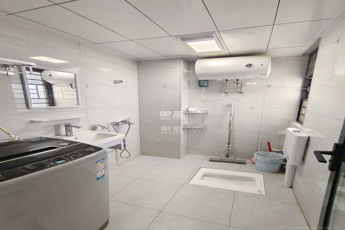 真人桥家园一期  2室1厅1卫    1300.0元/月 真人桥家园一期  2室1厅1卫    1300.0元/月室内图