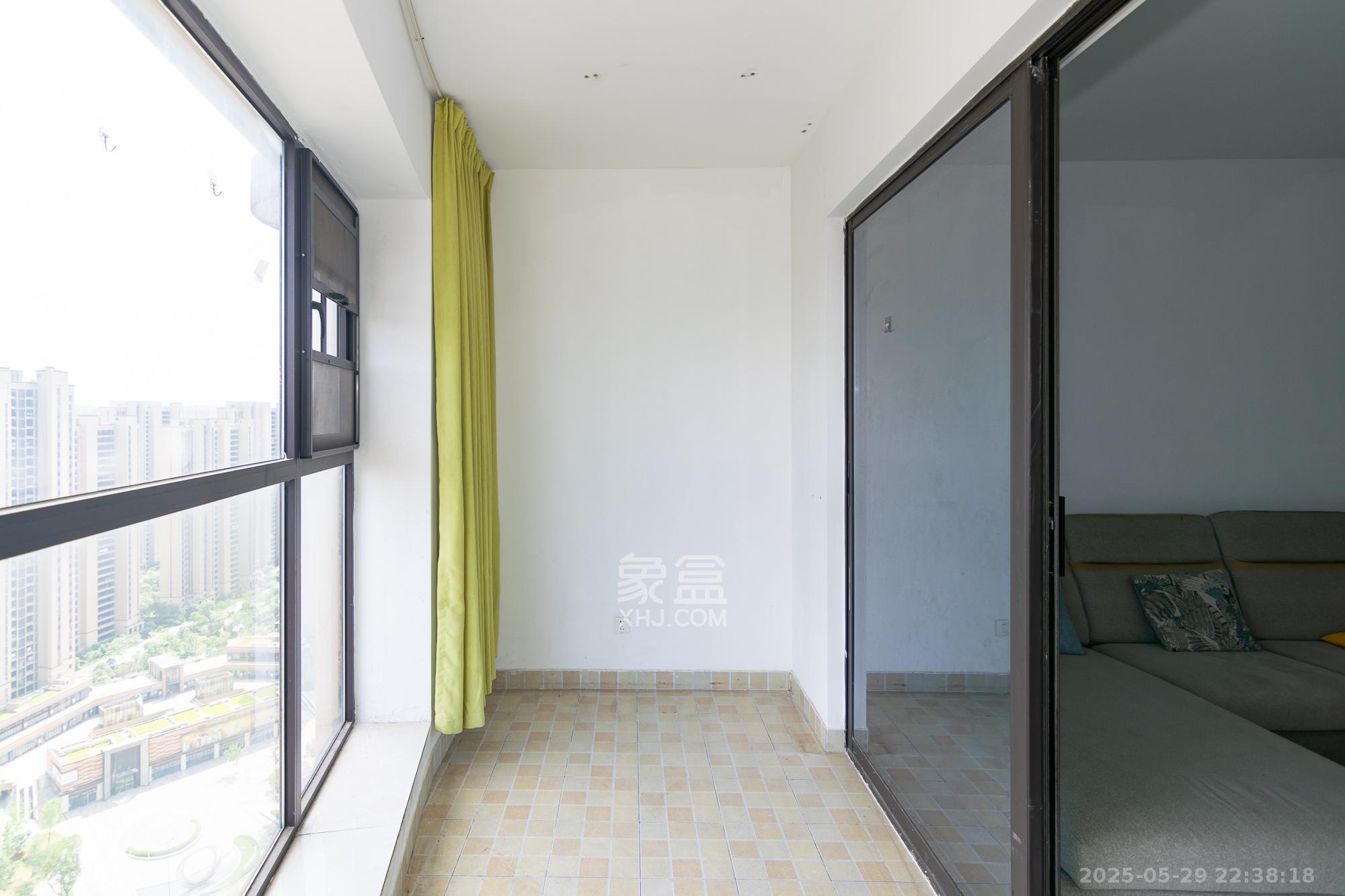 三润城(三润星城) 3室2厅2卫 78.0万 三润城(三润星城) 3室2厅2卫 78.0万阳台