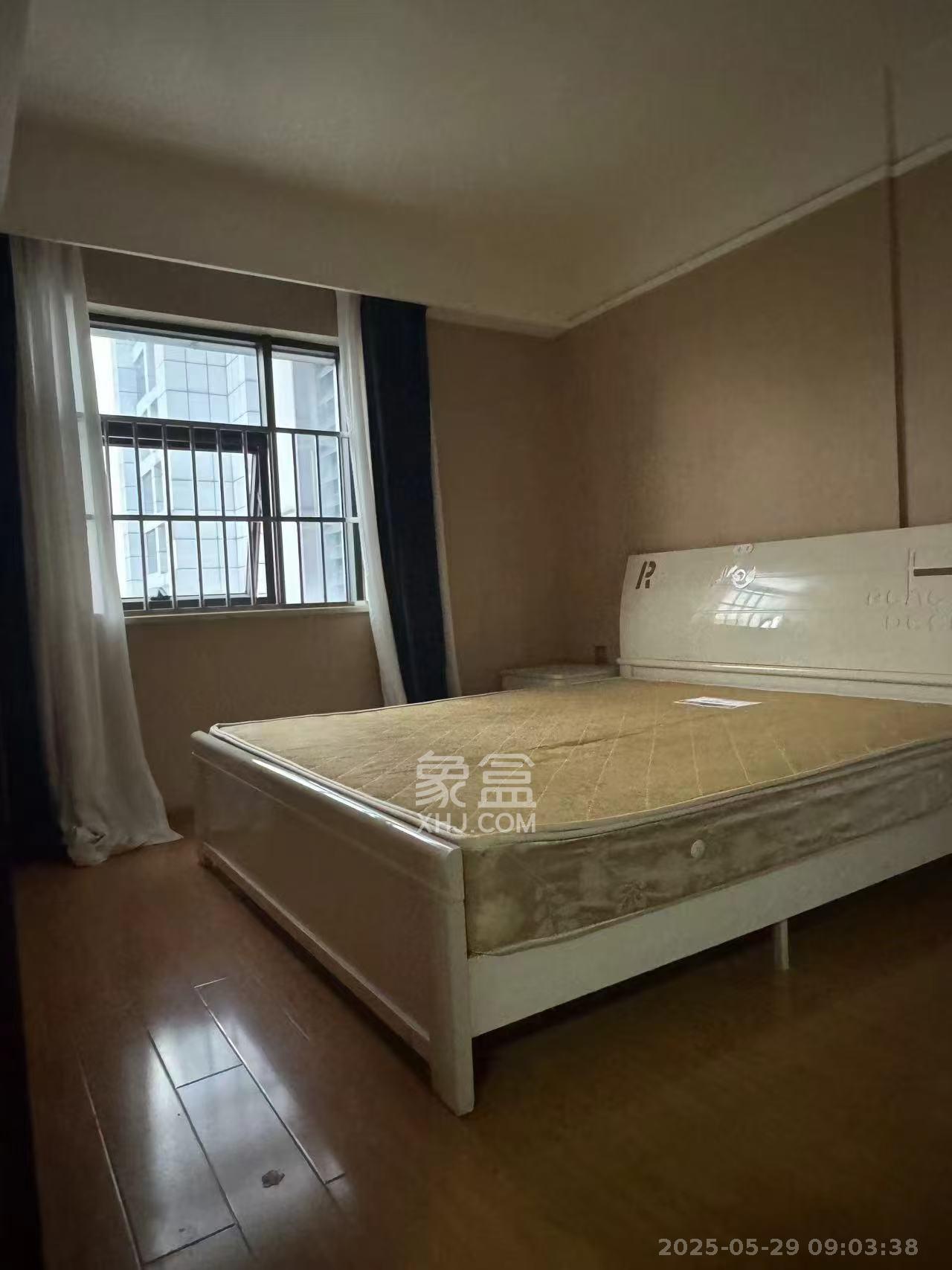 东塘瑞府 2室1厅1卫 2600.0元/月 东塘瑞府 2室1厅1卫 2600.0元/月室内图