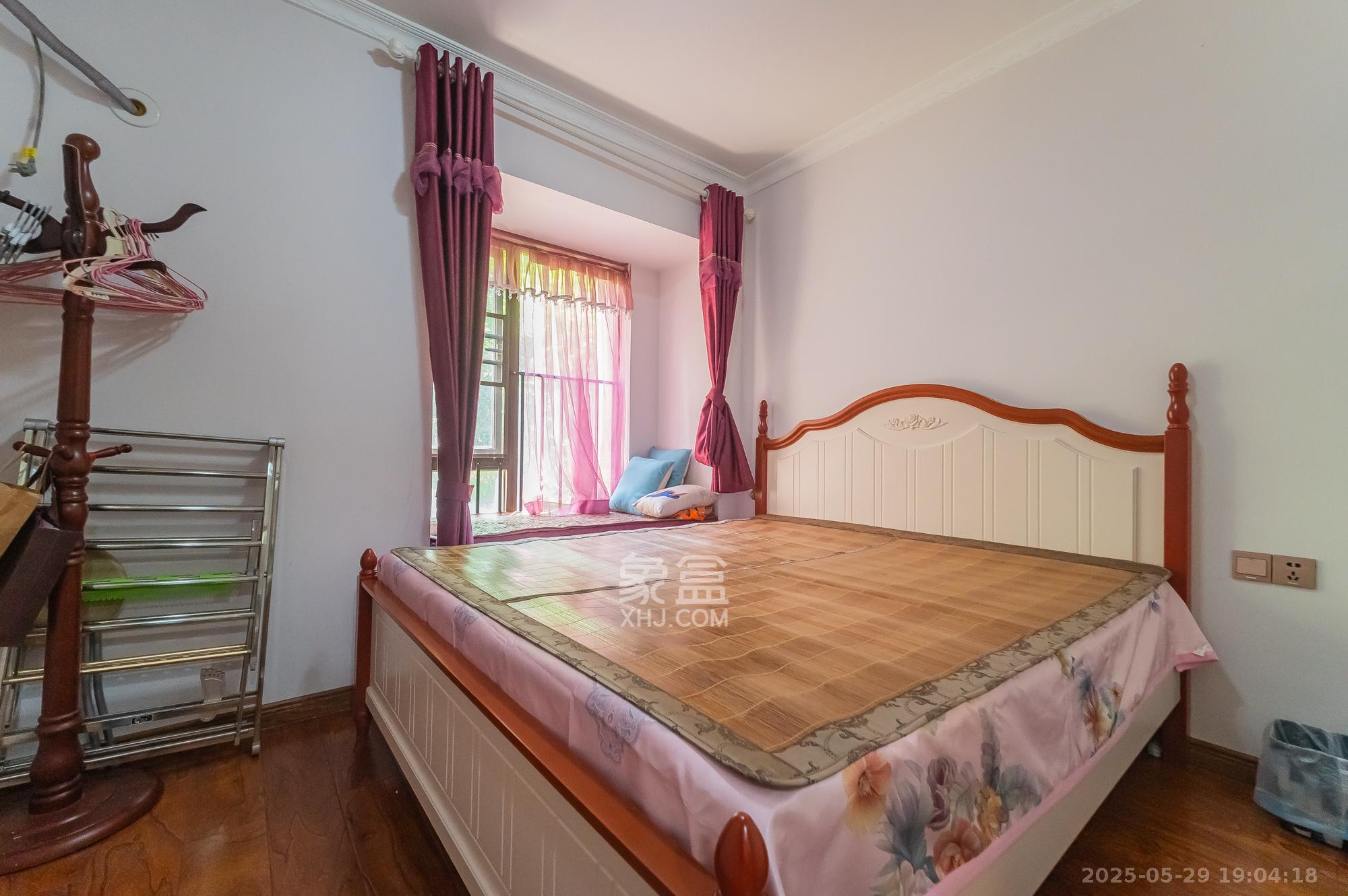 华润凤凰城三期 3室2厅2卫 90.0万 华润凤凰城三期 3室2厅2卫 90.0万卧室