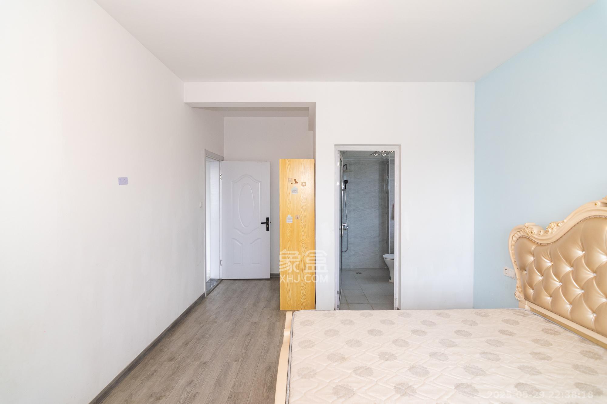 三润城(三润星城) 3室2厅2卫 78.0万 三润城(三润星城) 3室2厅2卫 78.0万卧室