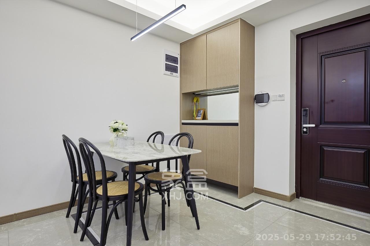 龙湖铂金中心(龙湖春江郦城)  3室2厅2卫    4500.0元/月 龙湖铂金中心(龙湖春江郦城)  3室2厅2卫    4500.0元/月室内图