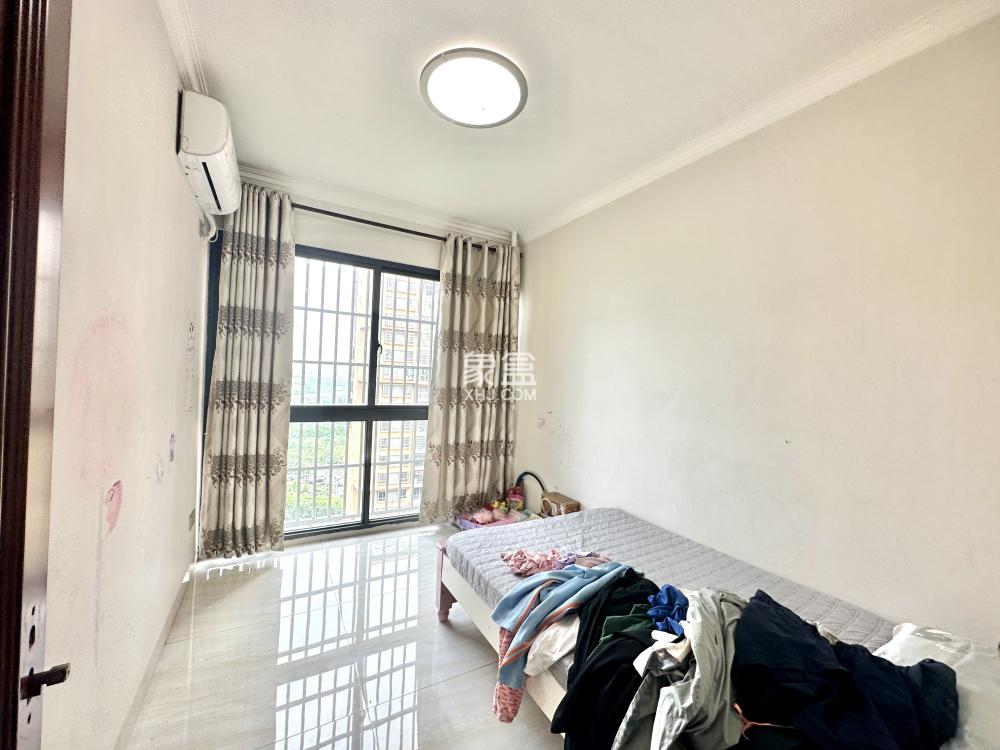 昌茂城邦  4室2厅2卫    237.0万 昌茂城邦  4室2厅2卫    237.0万室内图