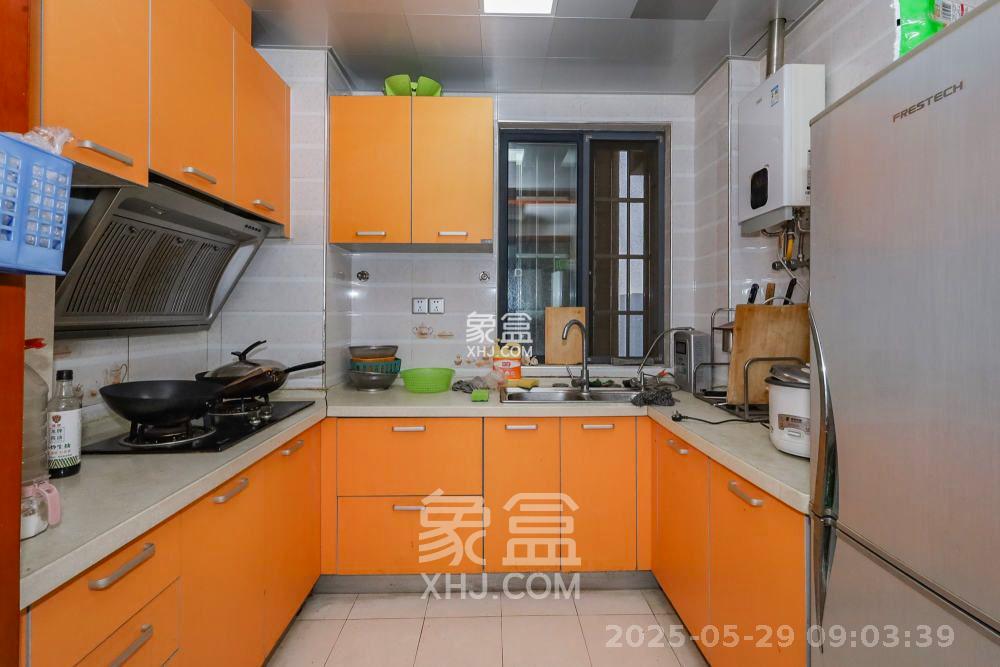 钰龙天下一期  3室2厅2卫    2800.0元/月室内图