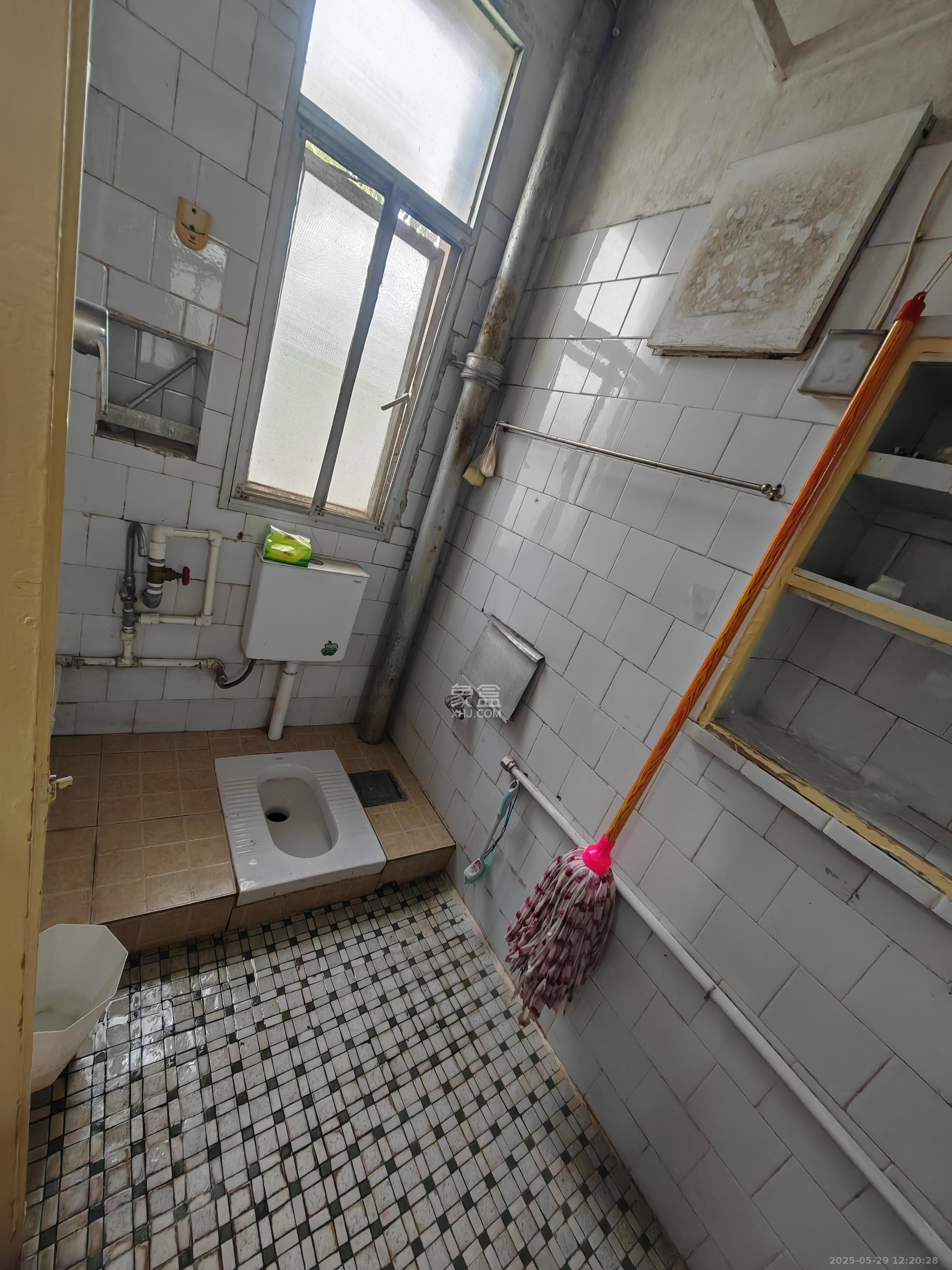 湘农桥社区 3室1厅1卫 1600.0元/月 湘农桥社区 3室1厅1卫 1600.0元/月室内图