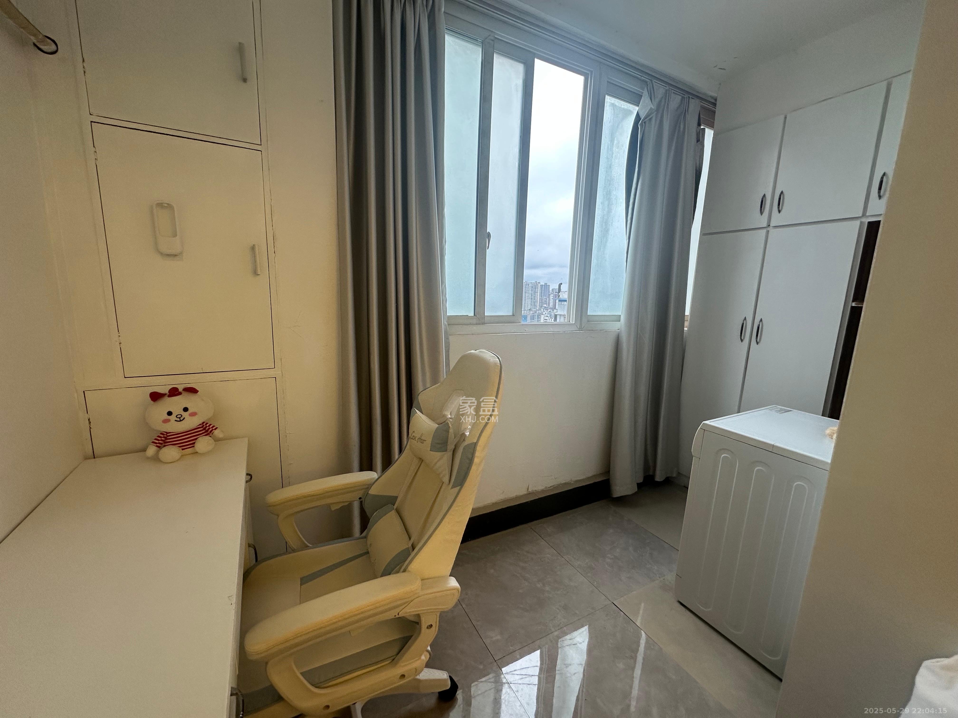 2076至高点  1室1厅1卫    1880.0元/月 2076至高点  1室1厅1卫    1880.0元/月室内图