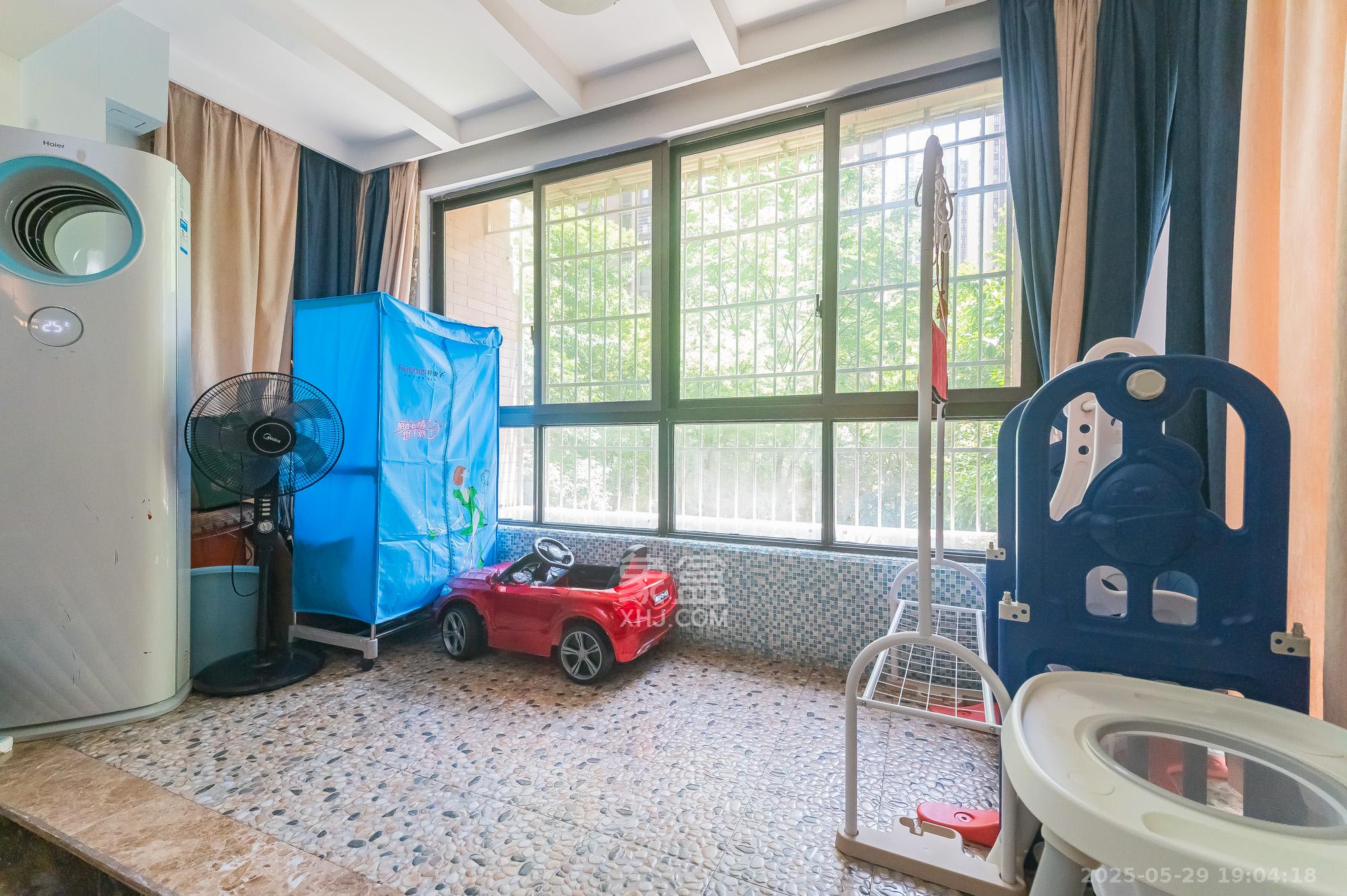 华润凤凰城三期 3室2厅2卫 90.0万 华润凤凰城三期 3室2厅2卫 90.0万阳台