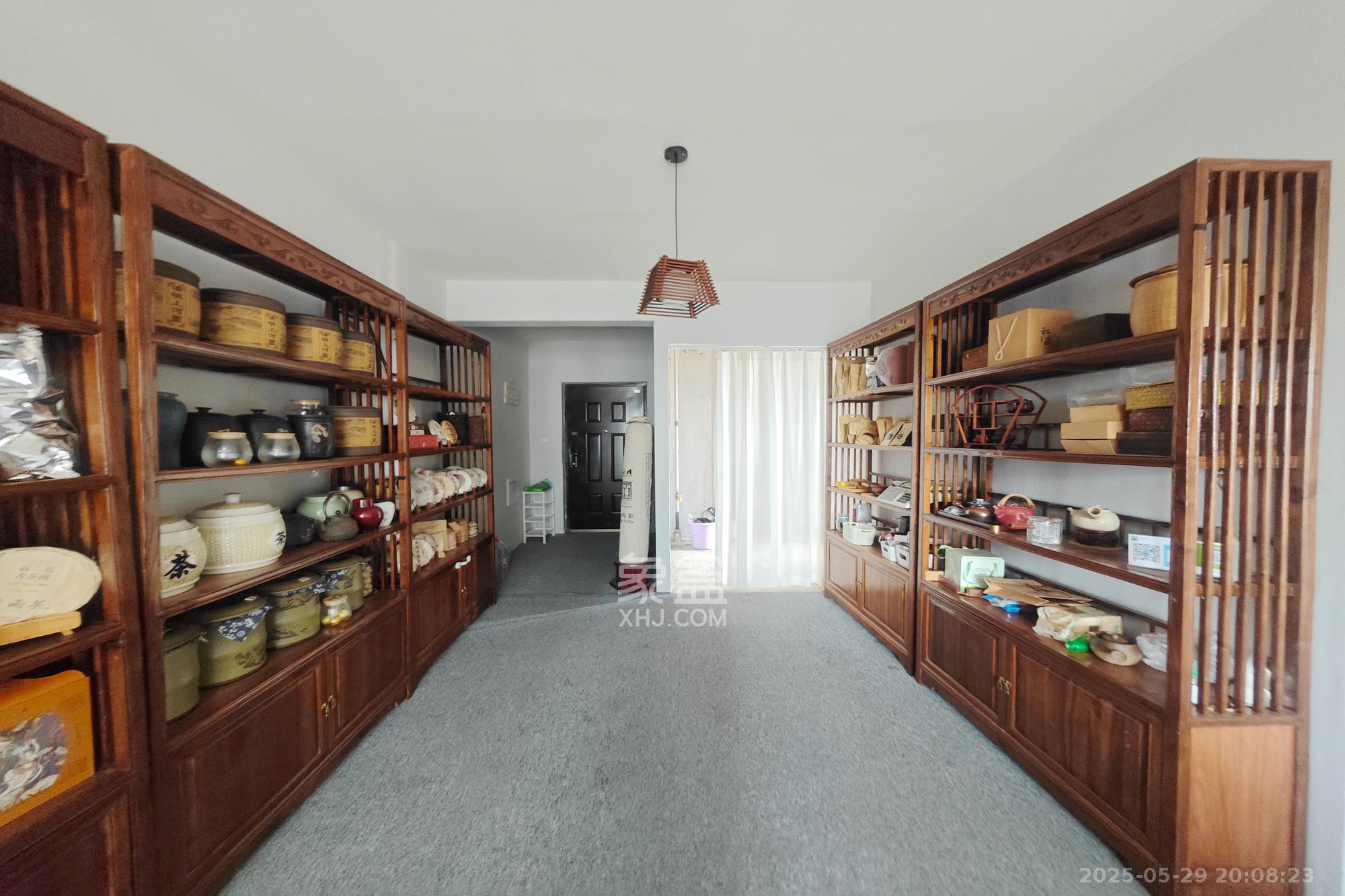 保利大都汇四期 4室2厅2卫 130.0万 保利大都汇四期 4室2厅2卫 130.0万客厅