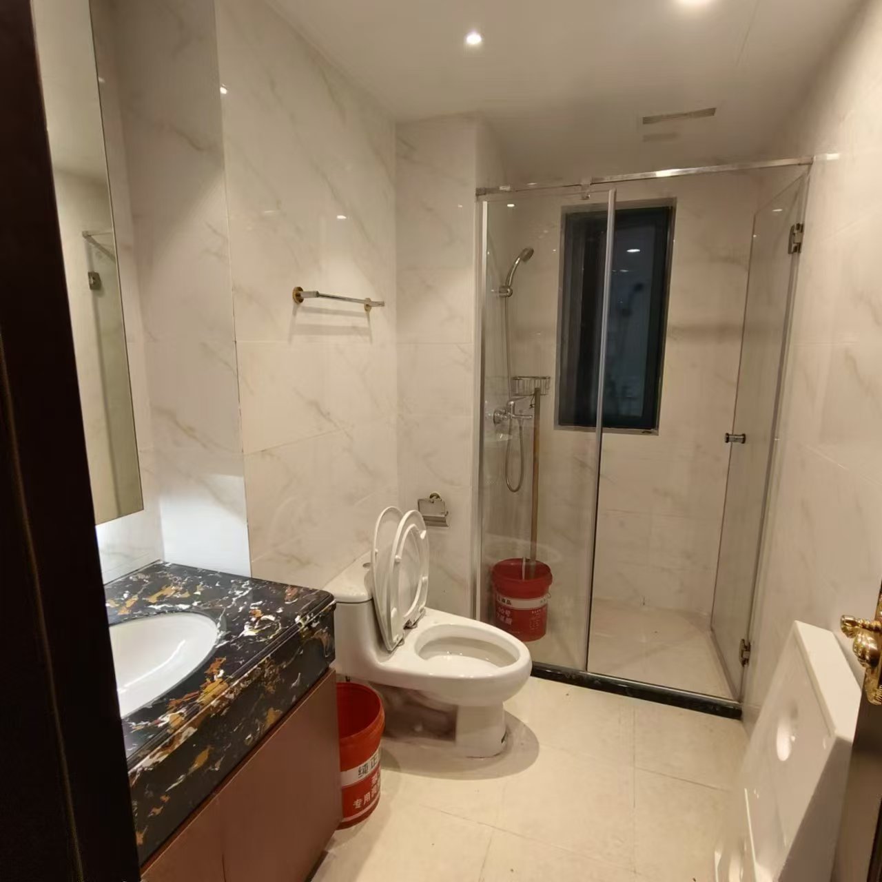 恒大绿洲 3室2厅2卫 1800.0元/月 恒大绿洲 3室2厅2卫 1800.0元/月室内图