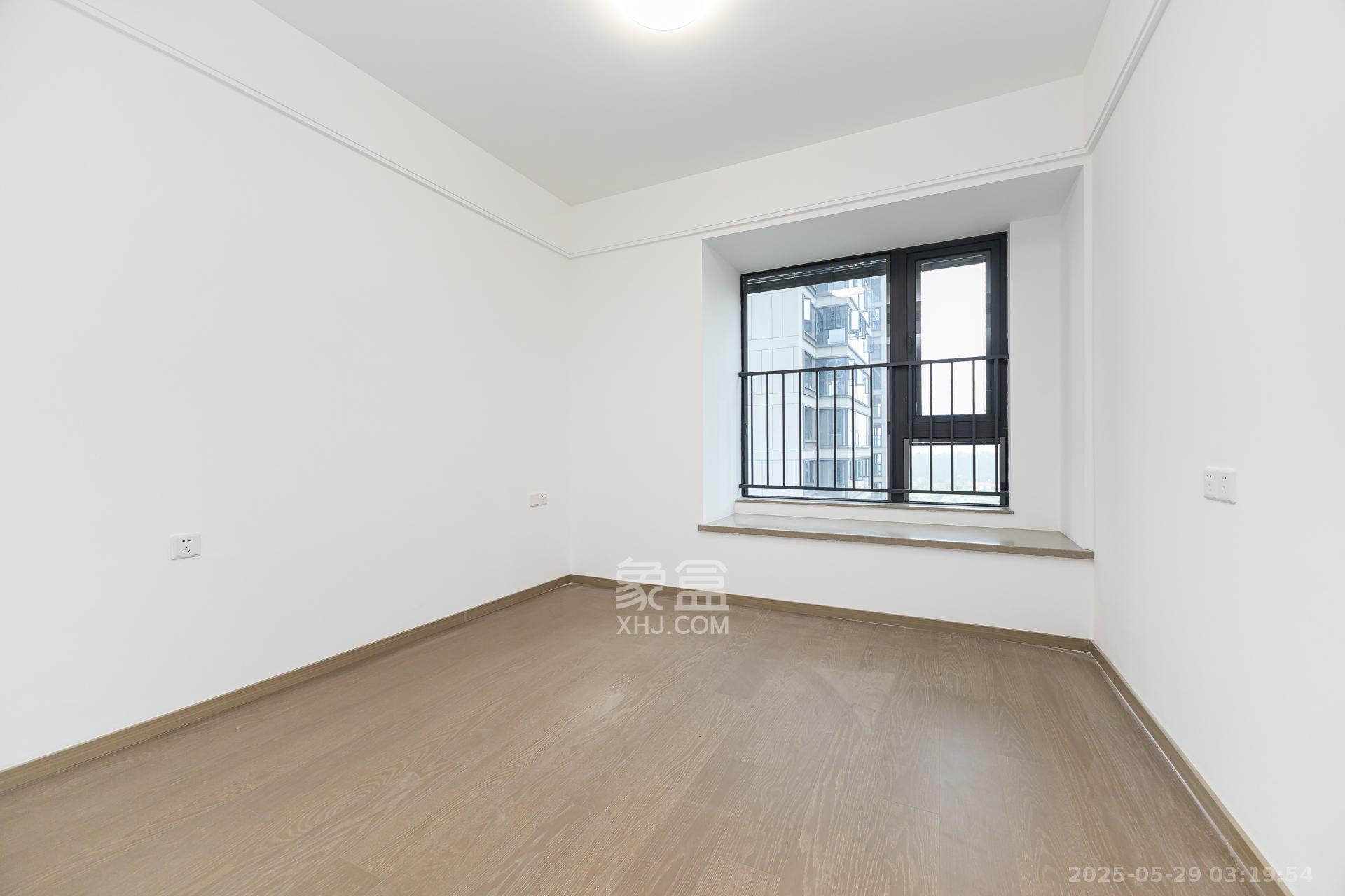 越秀湘江星汇城三期 4室2厅3卫 248.0万 越秀湘江星汇城三期 4室2厅3卫 248.0万卧室