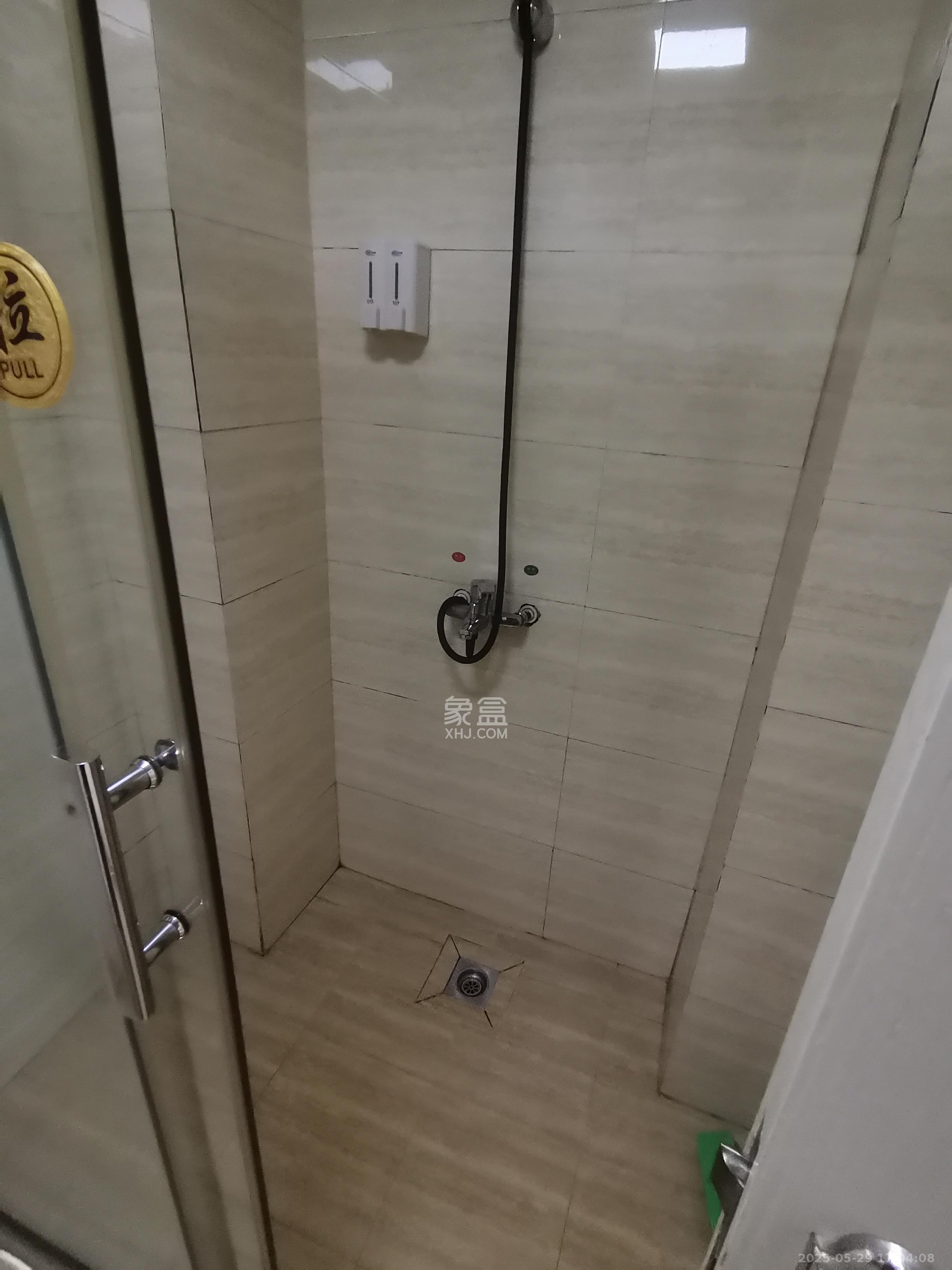 万芙锦城  1室1厅1卫   1600.00元/月室内图