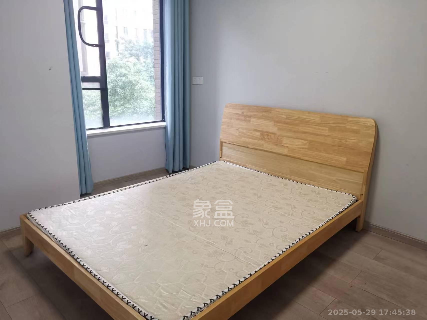 三一街区  3室2厅1卫   1600.00元/月室内图