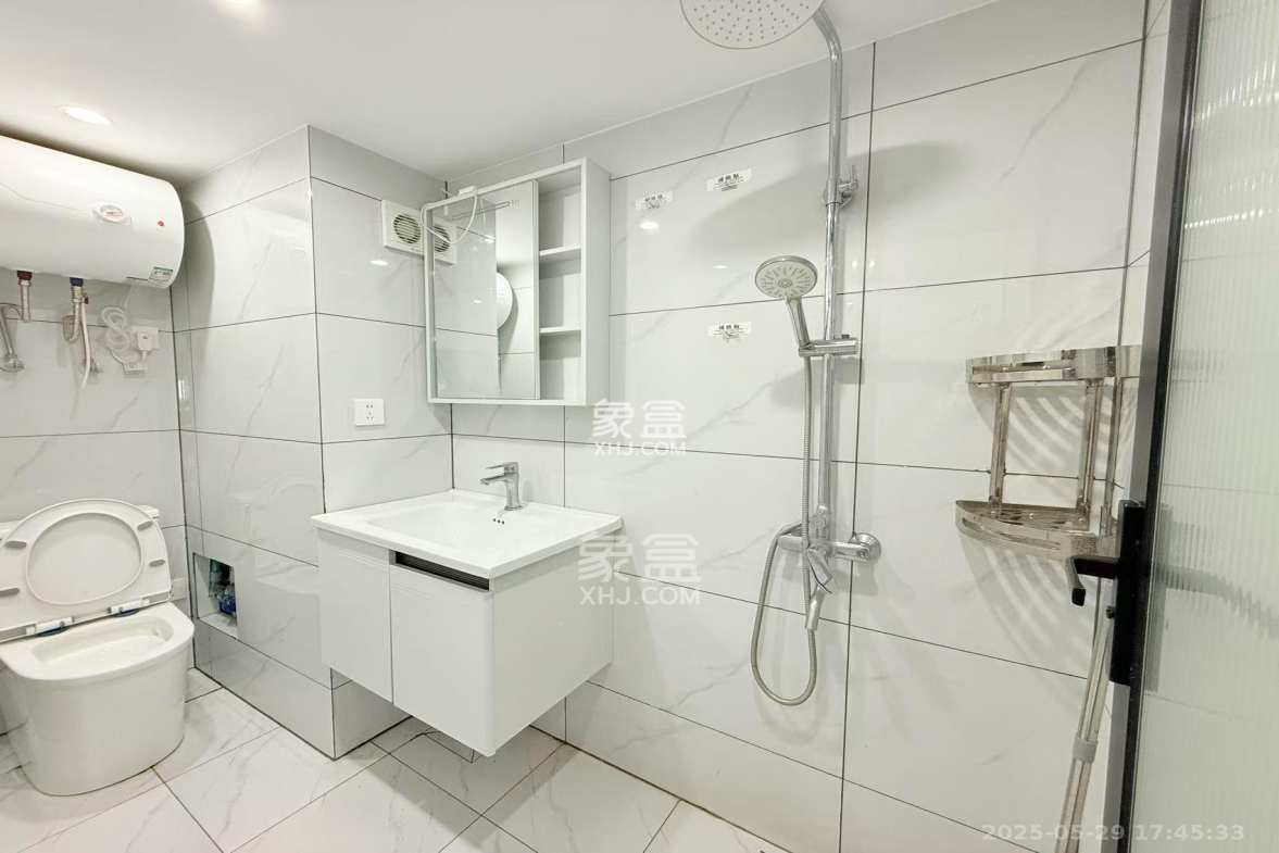 新长海尚都国际(海坤美寓) 2室1厅1卫 1700.0元/月 新长海尚都国际(海坤美寓) 2室1厅1卫 1700.0元/月室内图