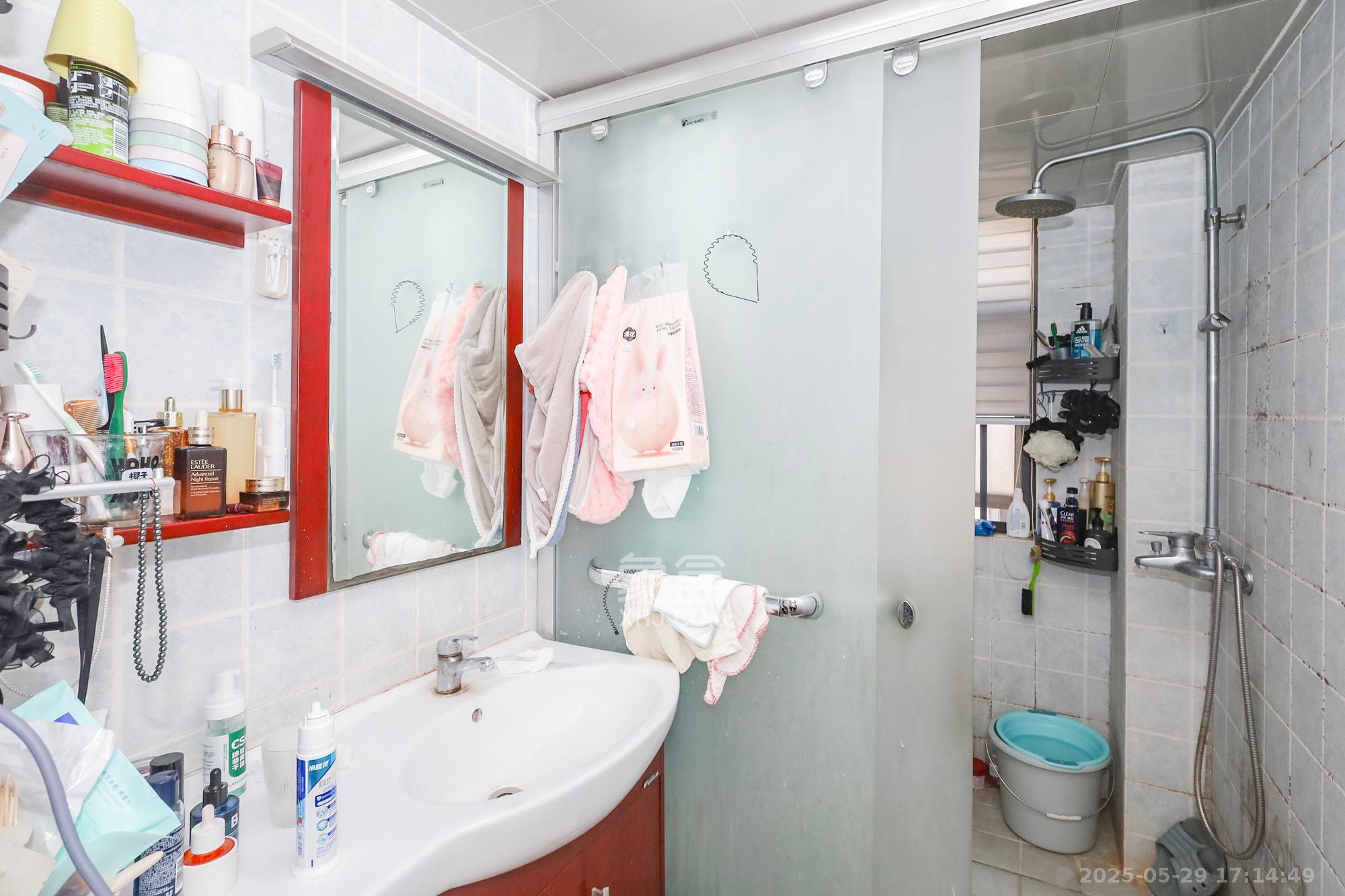 旭辉藏郡(藏郡、旭湘华府) 2室1厅1卫 176.0万 旭辉藏郡(藏郡、旭湘华府) 2室1厅1卫 176.0万卫生间