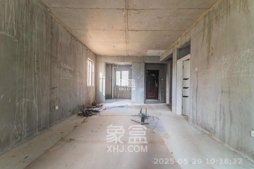 星湖湾二期高层  4室2厅2卫   1800.00元/月室内图