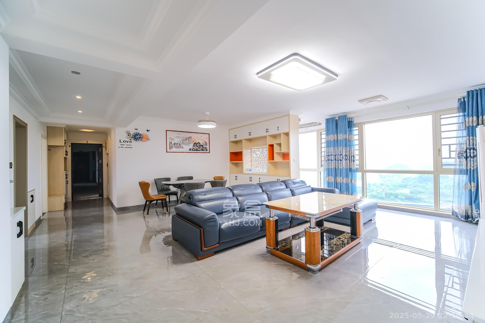 中安善化国际  4室2厅2卫    98.0万 中安善化国际  4室2厅2卫    98.0万客厅