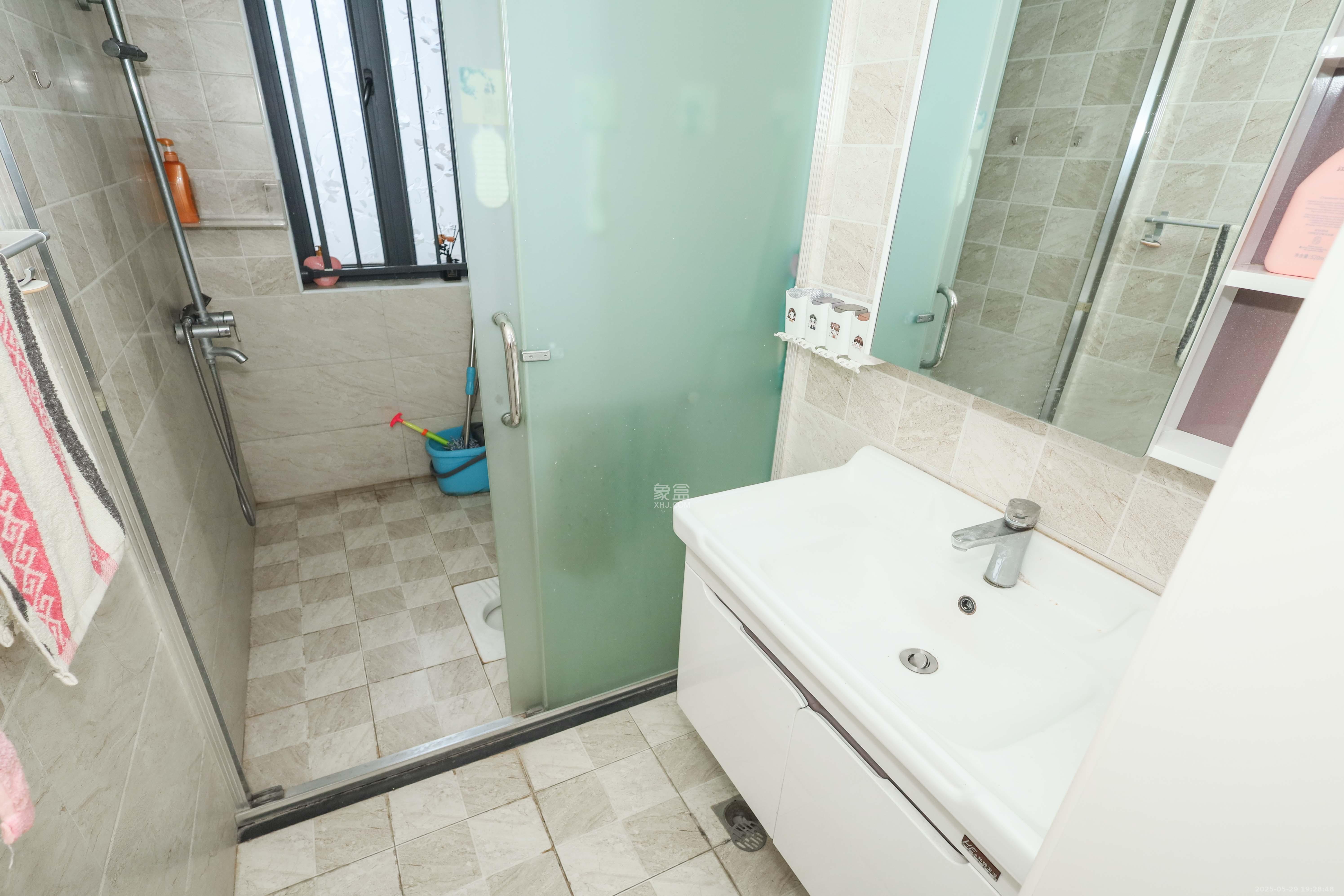 润芳园 4室2厅2卫 120.0万 润芳园 4室2厅2卫 120.0万卫生间