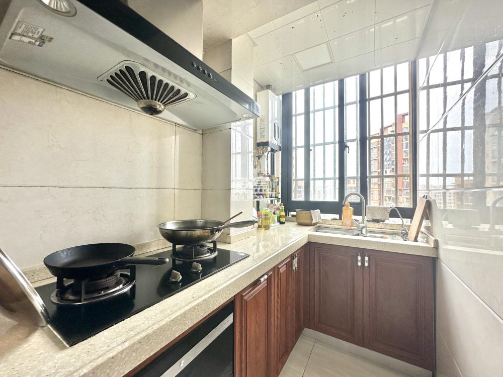 昌茂城邦  4室2厅2卫    237.0万 昌茂城邦  4室2厅2卫    237.0万室内图