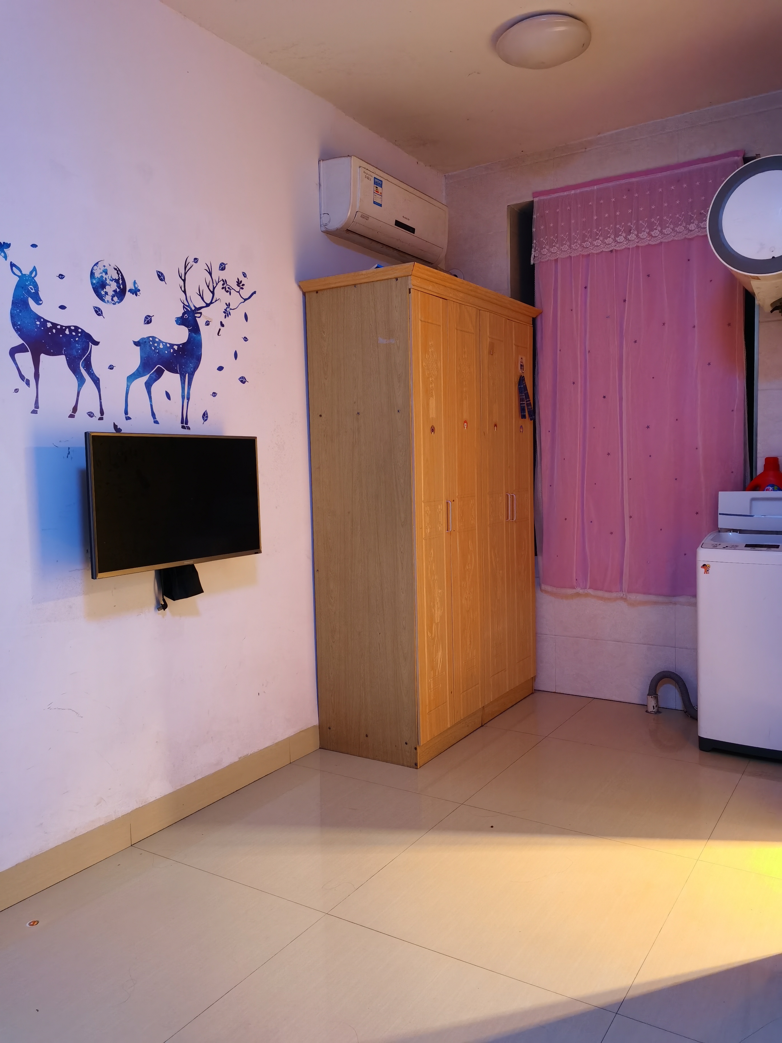 金塘小区  1室1厅1卫    700.0元/月 金塘小区  1室1厅1卫    700.0元/月室内图