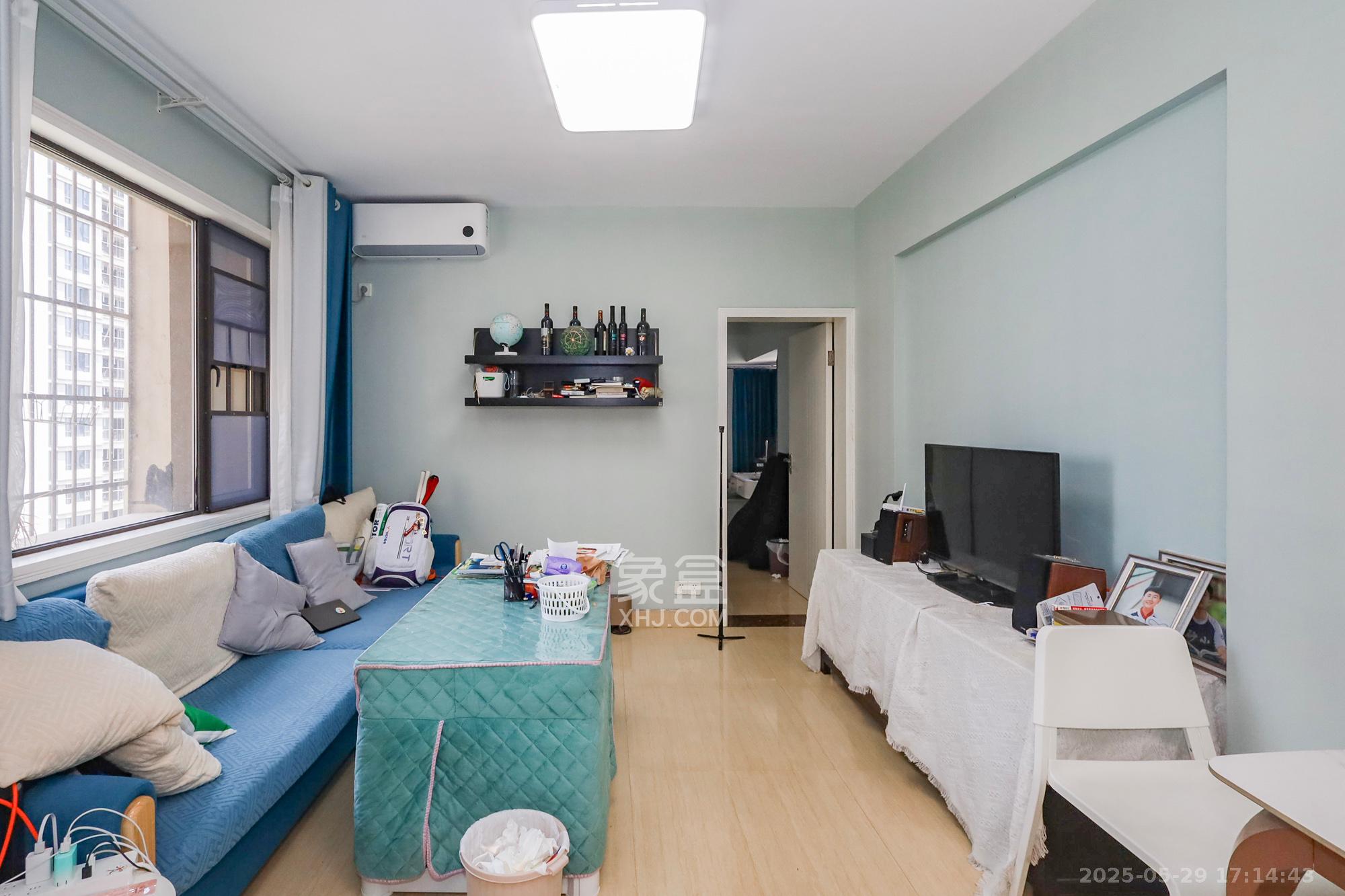 旭辉藏郡(藏郡、旭湘华府) 2室1厅1卫 176.0万 旭辉藏郡(藏郡、旭湘华府) 2室1厅1卫 176.0万客厅