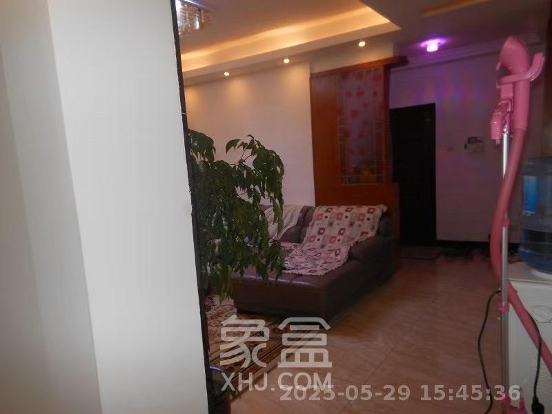 新华都万家城  3室2厅2卫   2400.00元/月室内图