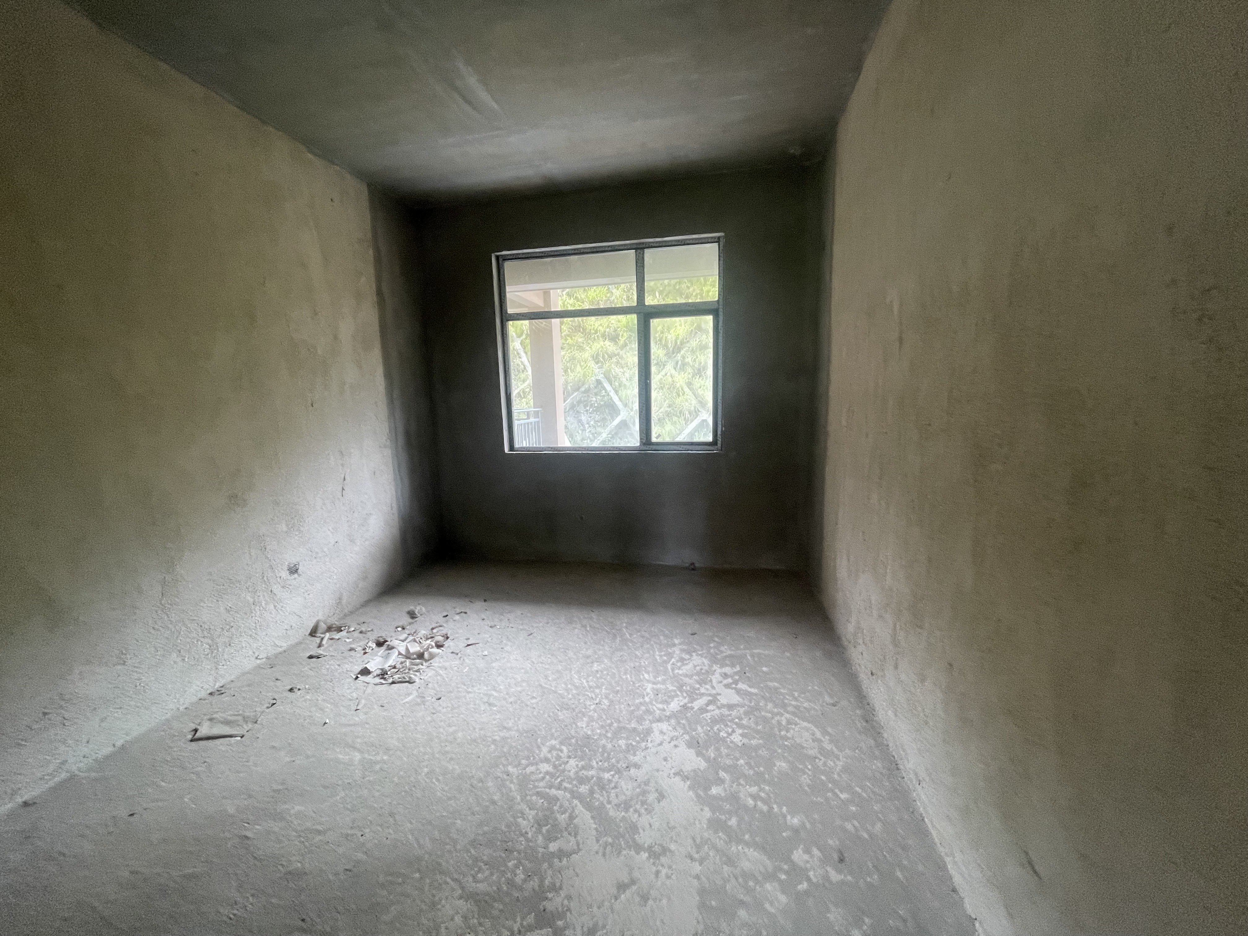 和泰家园 5室2厅2卫 79.8万 和泰家园 5室2厅2卫 79.8万客厅