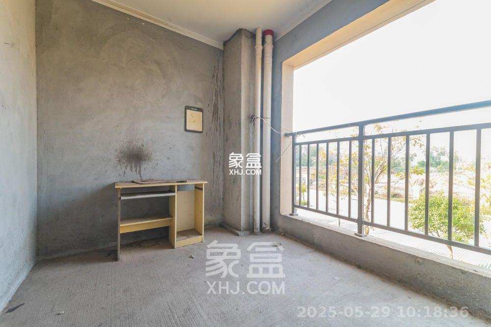 星湖湾二期高层  4室2厅2卫    1800.0元/月 星湖湾二期高层  4室2厅2卫    1800.0元/月室内图