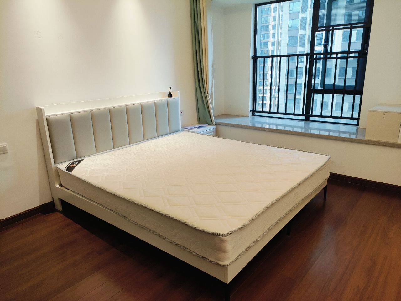 荣盛碧桂园铂悦府  3室2厅2卫   2200.00元/月室内图